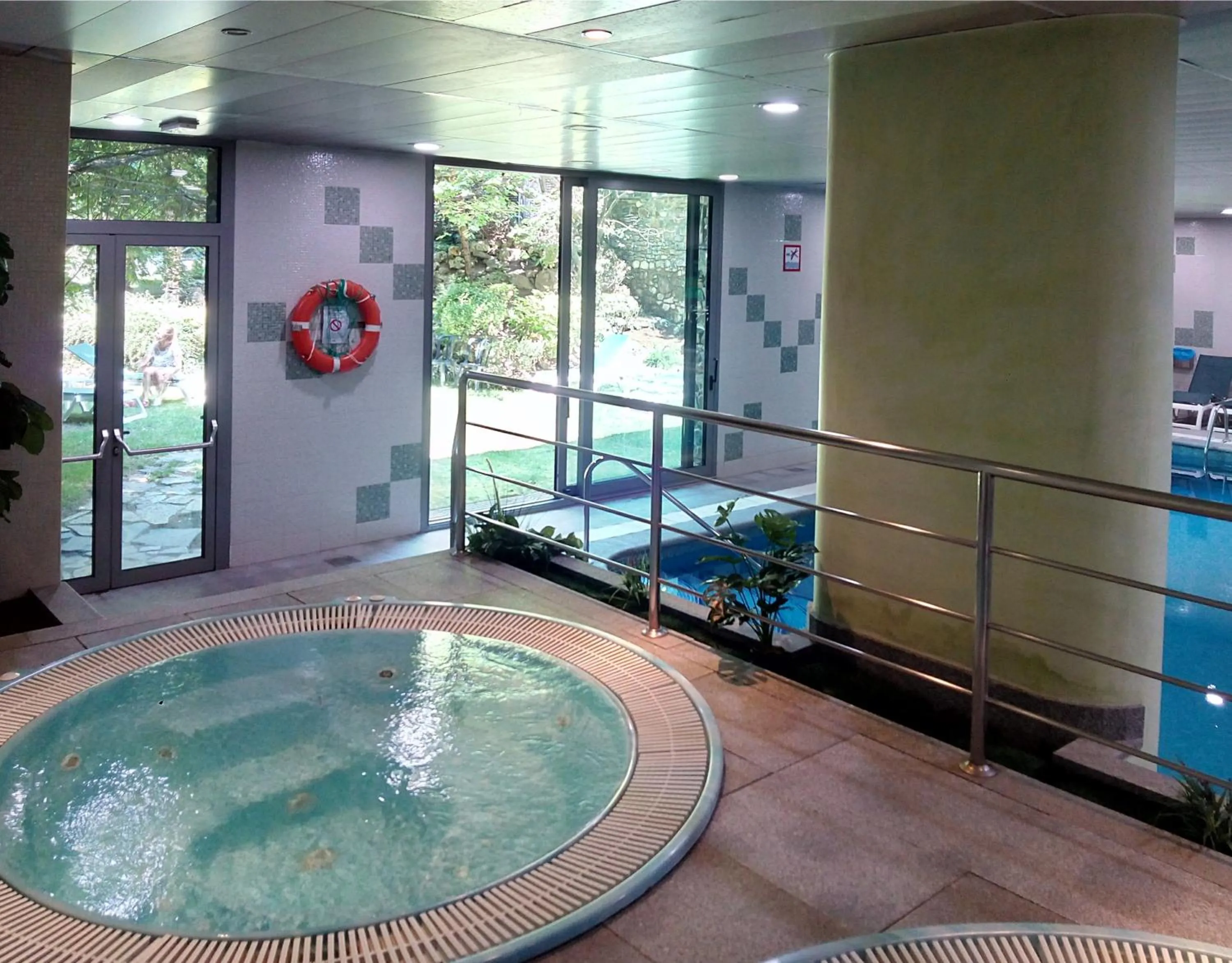 Hot Tub in Hotel Guillem & Spa