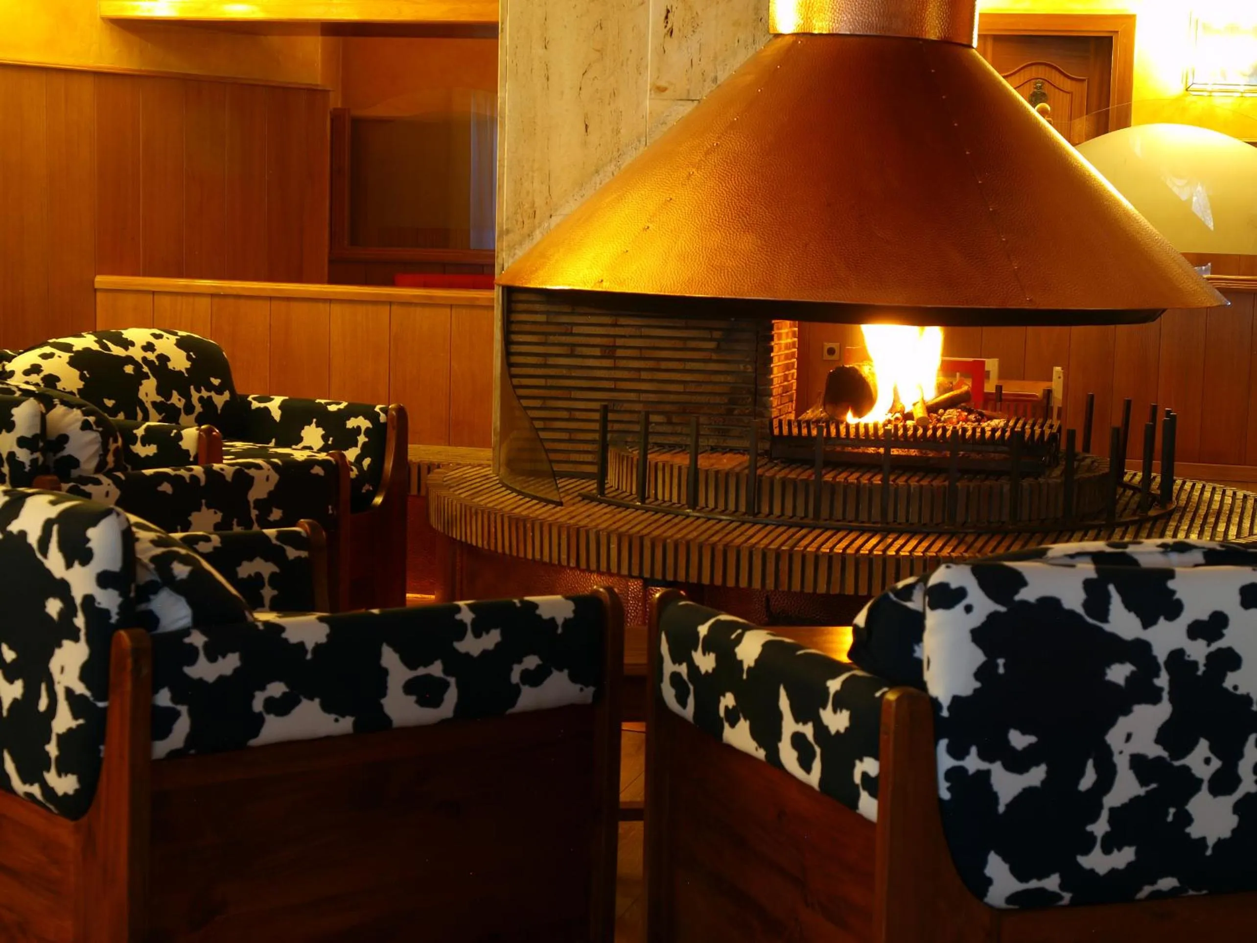 Communal lounge/ TV room in Hotel Guillem & Spa