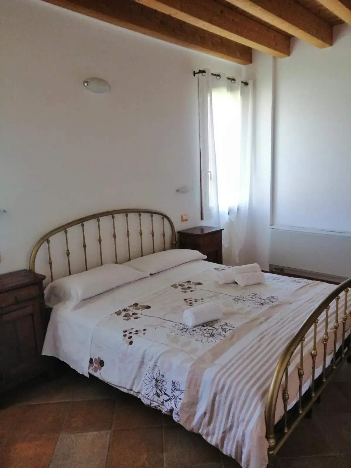 King Room with Roll-In Shower - single occupancy - Disability Access in Il Dosso Agriturismo King Room with Roll-In Shower - single occupancy - Disability Access in Il Dosso Agriturismo