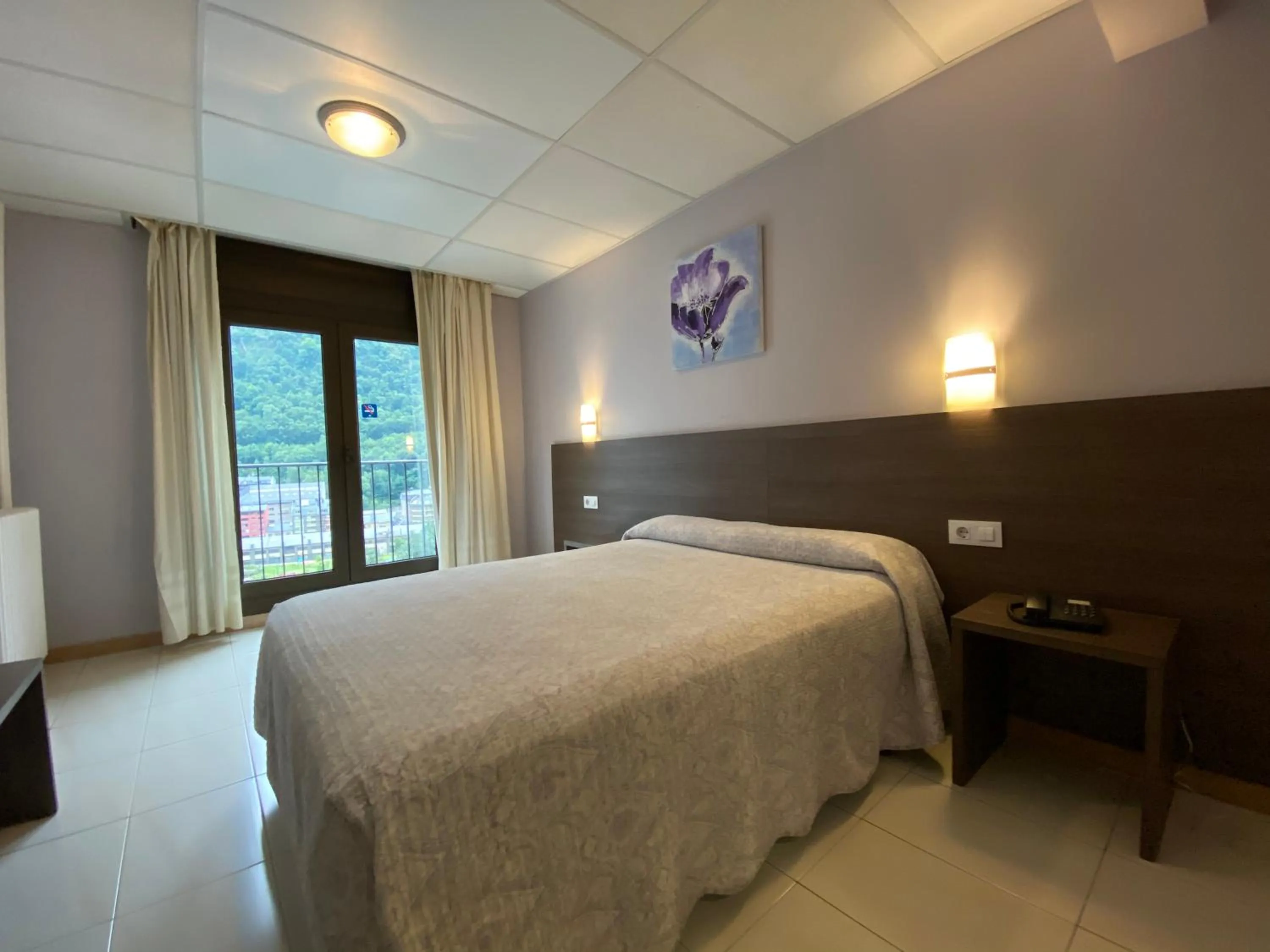 Somriu Hotel City M28