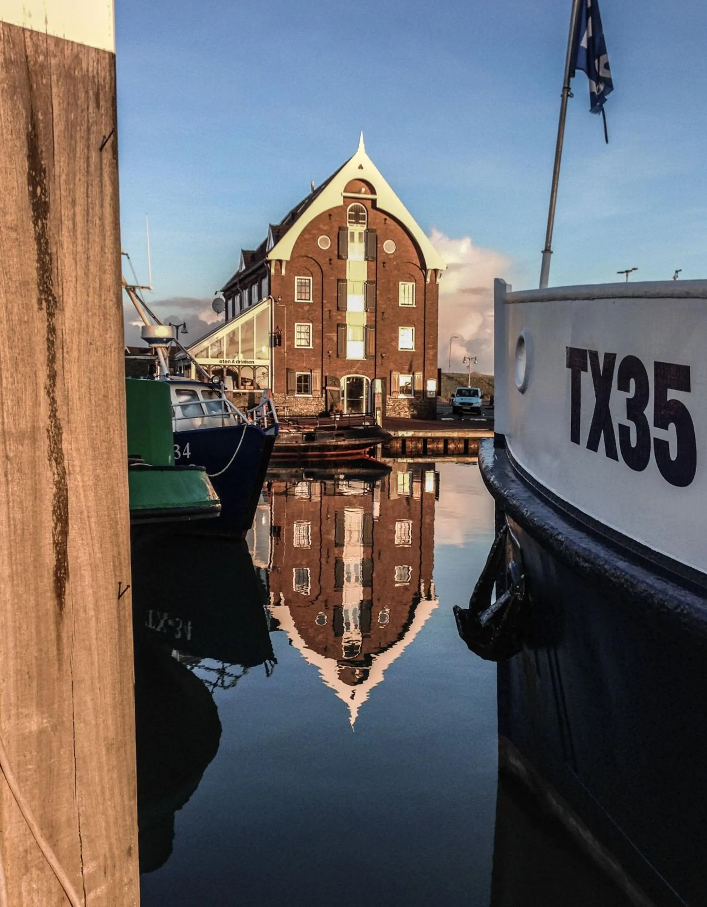 Facade/entrance in Texel Suites