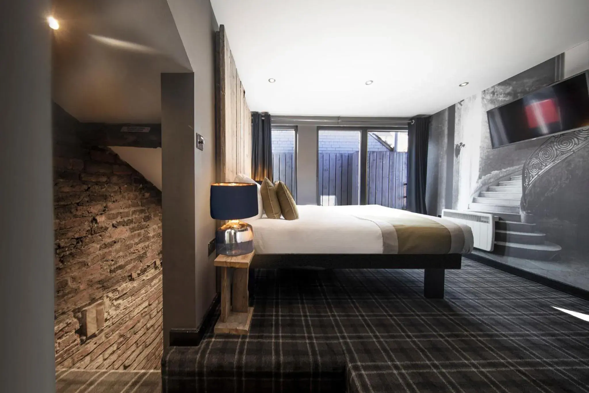 Double Room with Balcony in Briggate Hotel Double Room with Balcony in Briggate Hotel