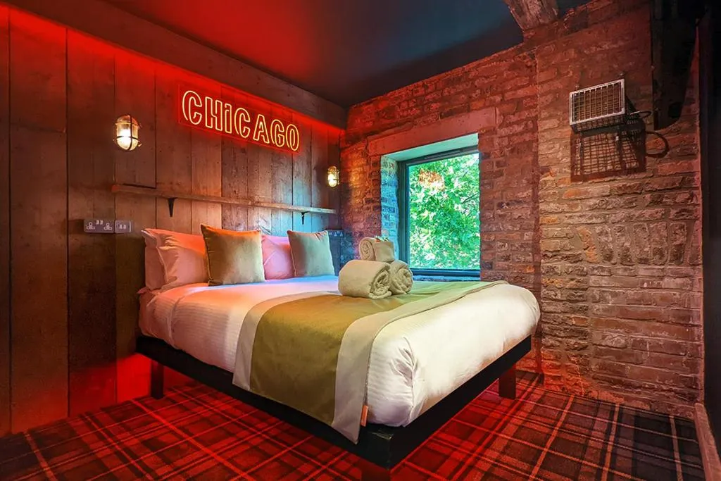 Bed in Briggate Hotel