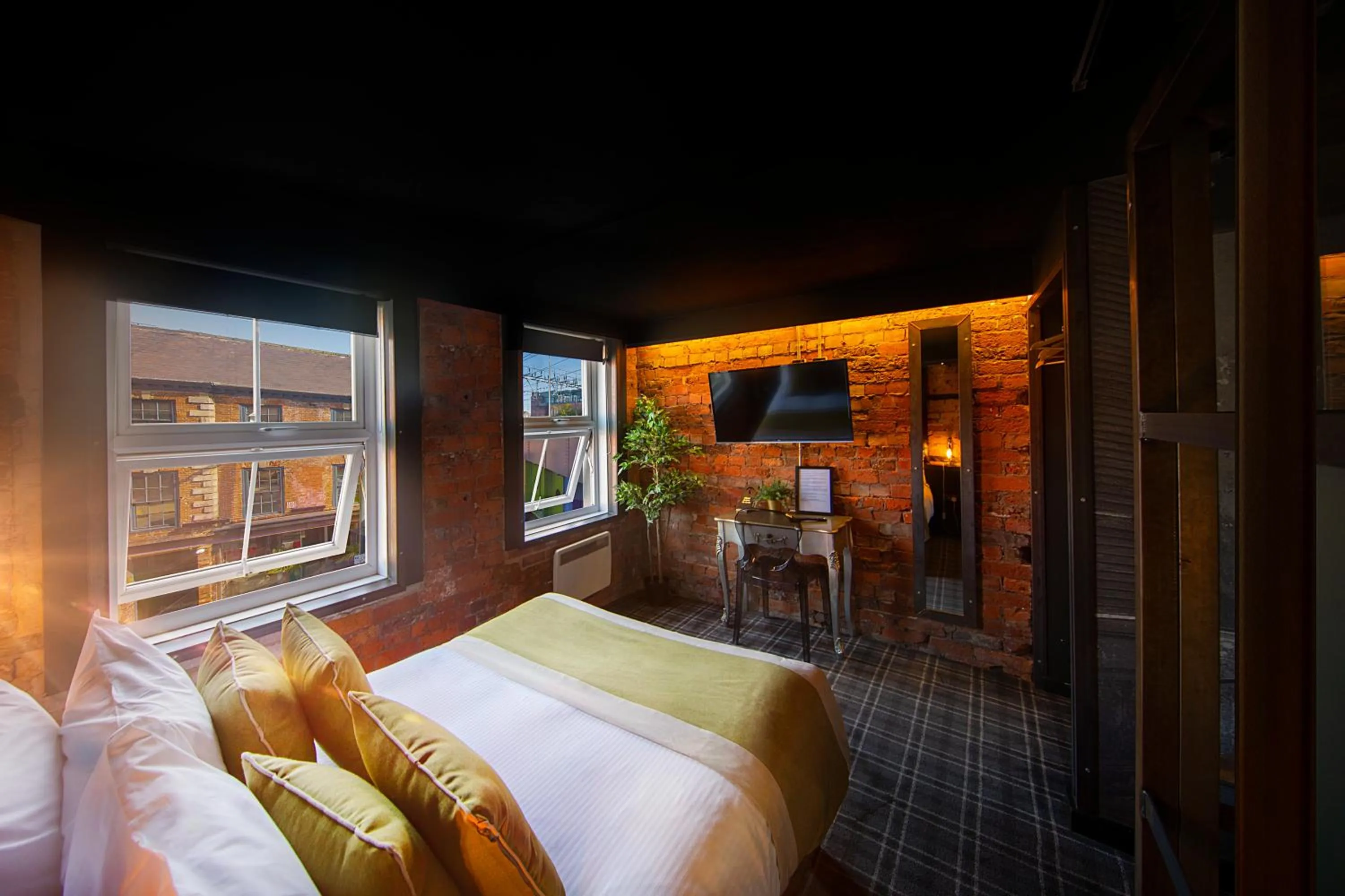 Bed in Briggate Hotel