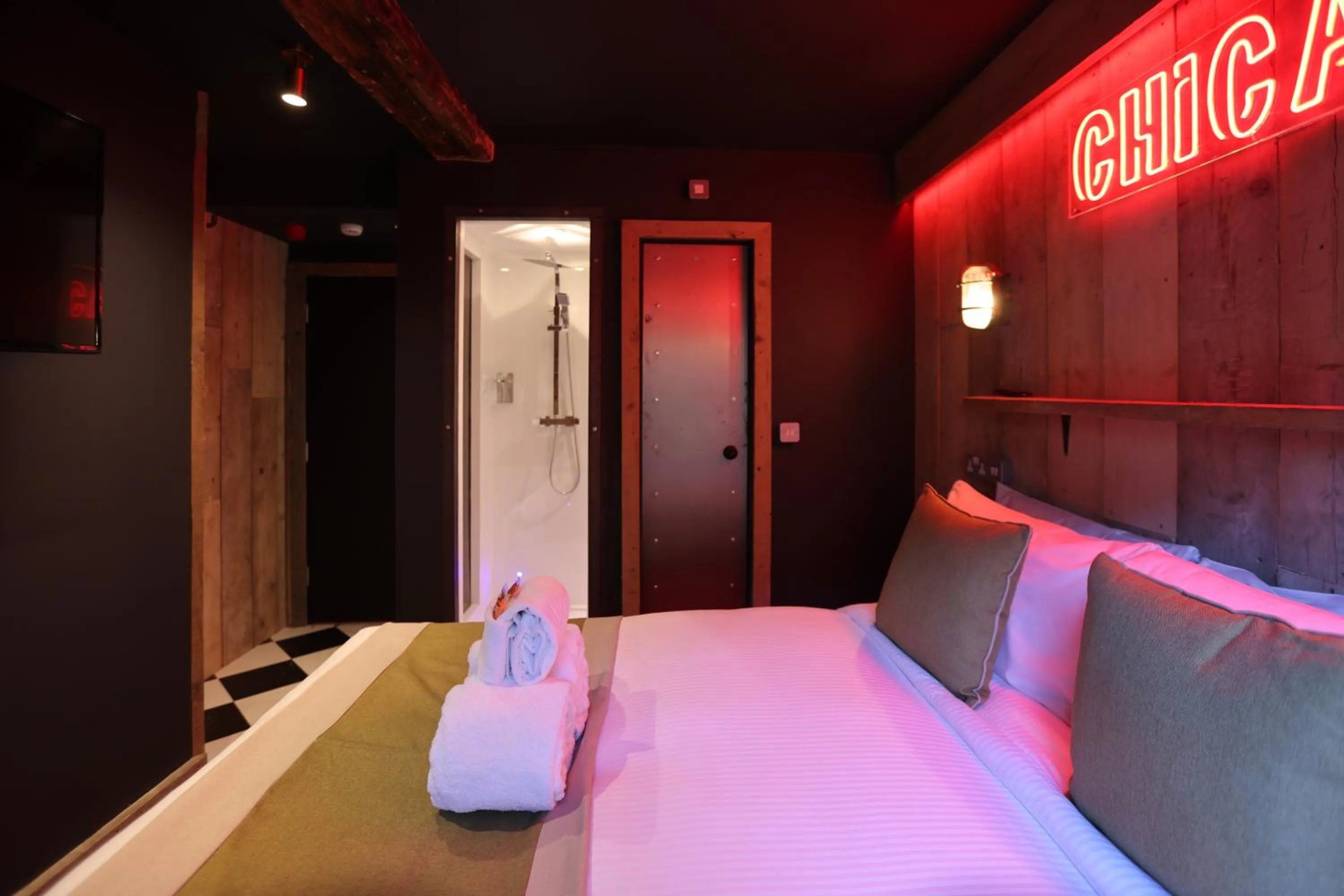 Bed in Briggate Hotel