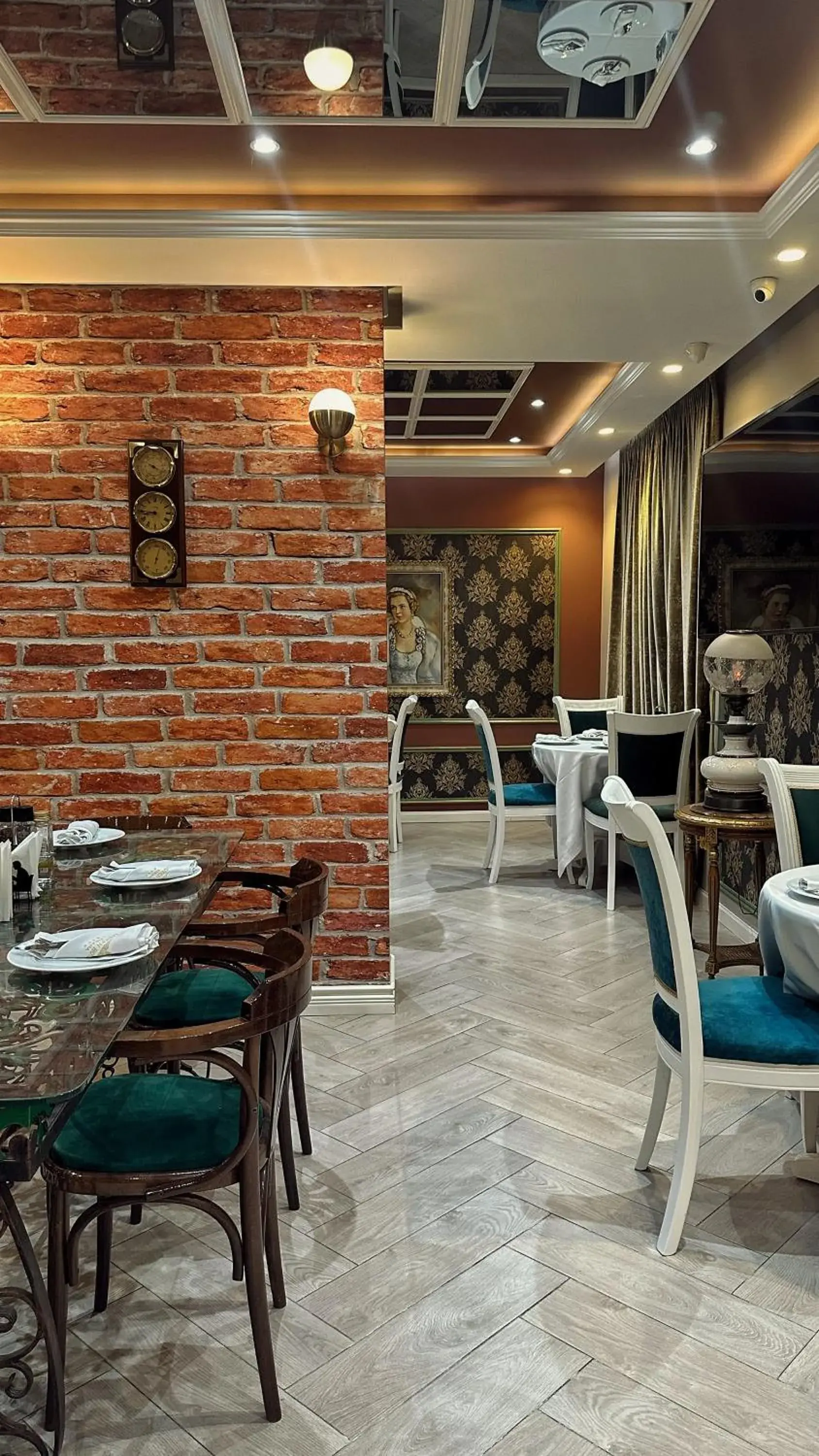 Restaurant/places to eat in Hotel Queen Restaurant/places to eat in Hotel Queen