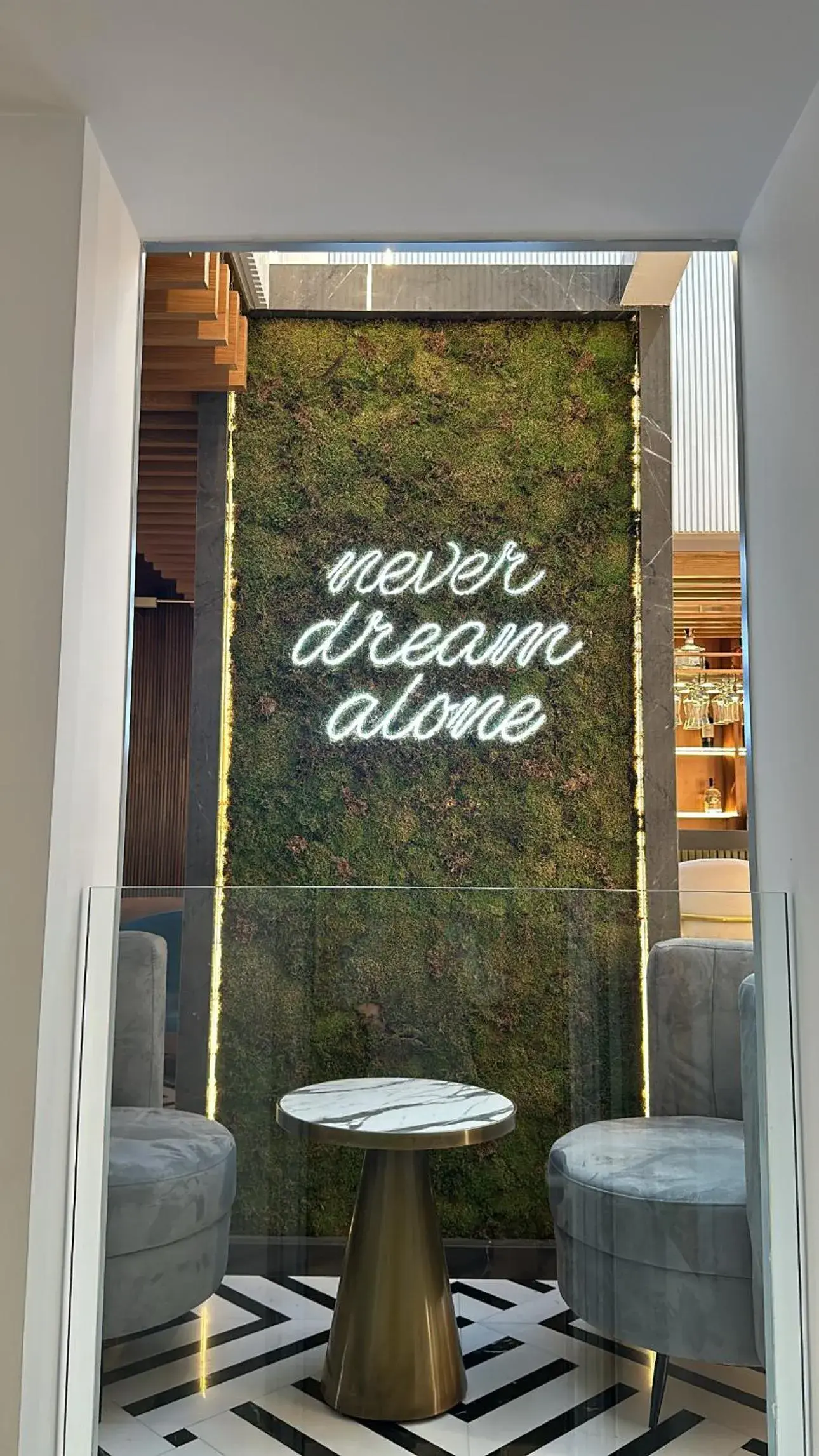 Lounge or bar in Hotel Queen Lounge or bar in Hotel Queen