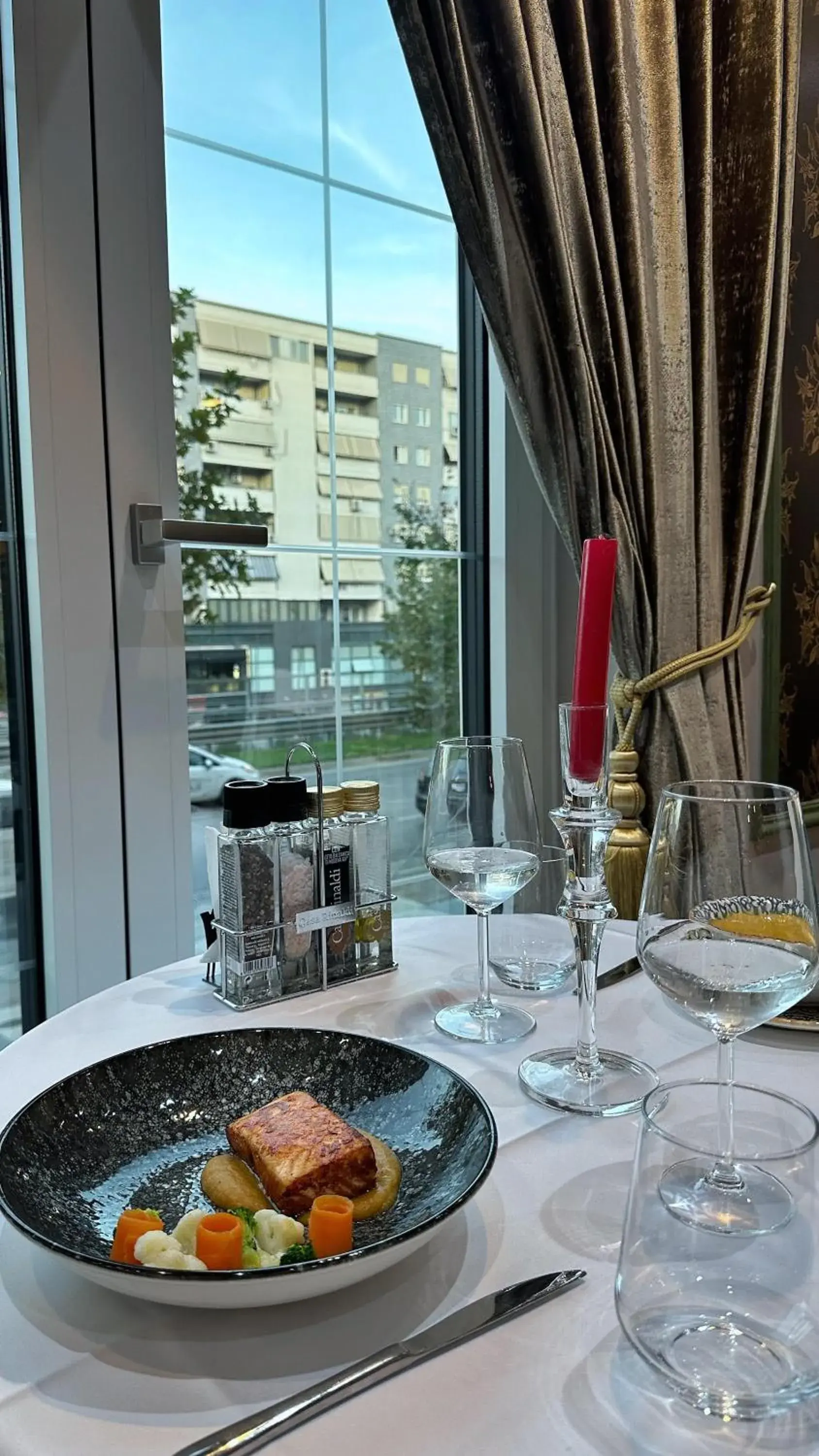 Restaurant/places to eat in Hotel Queen Restaurant/places to eat in Hotel Queen