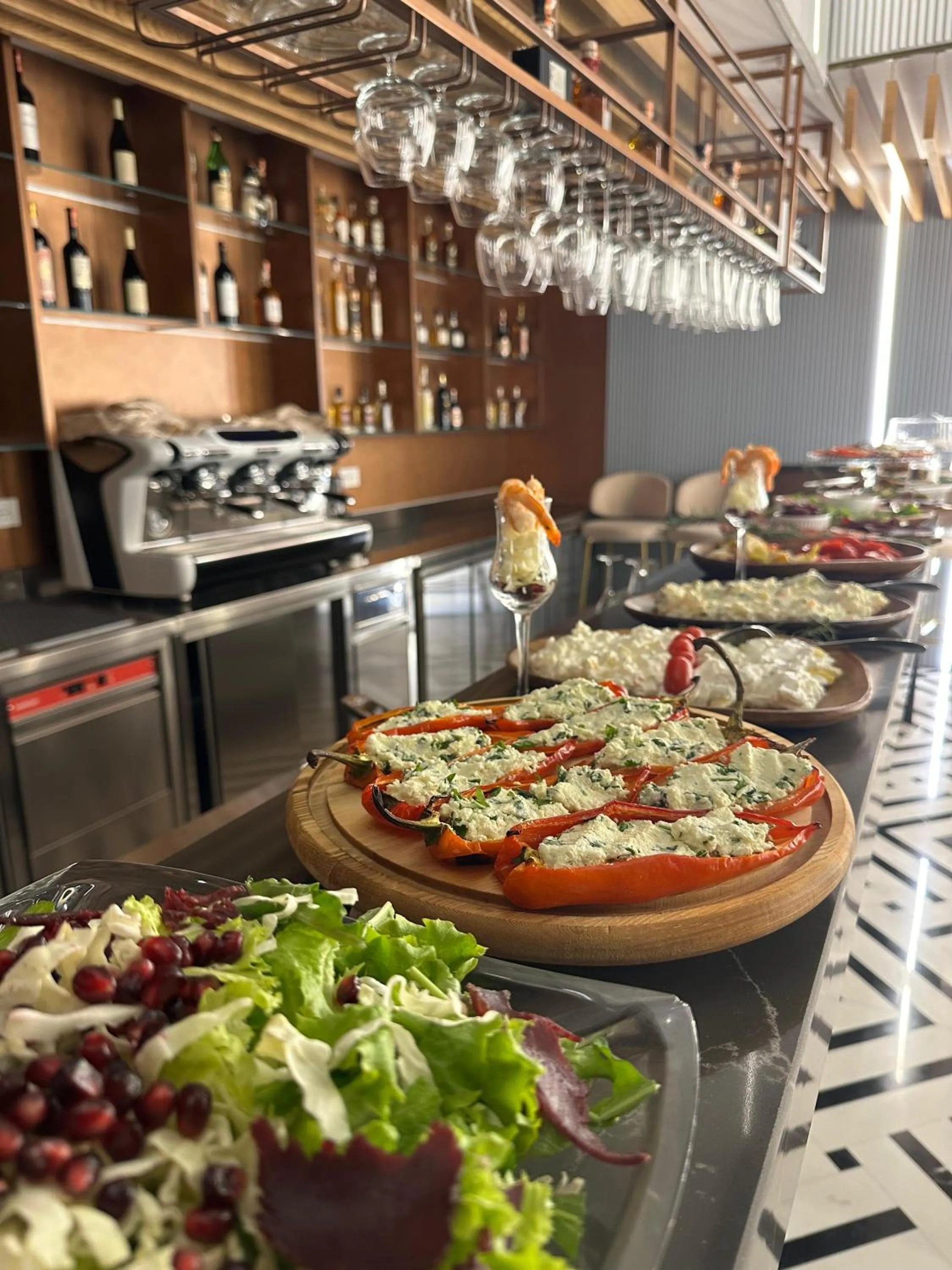 Food and drinks in Hotel Queen