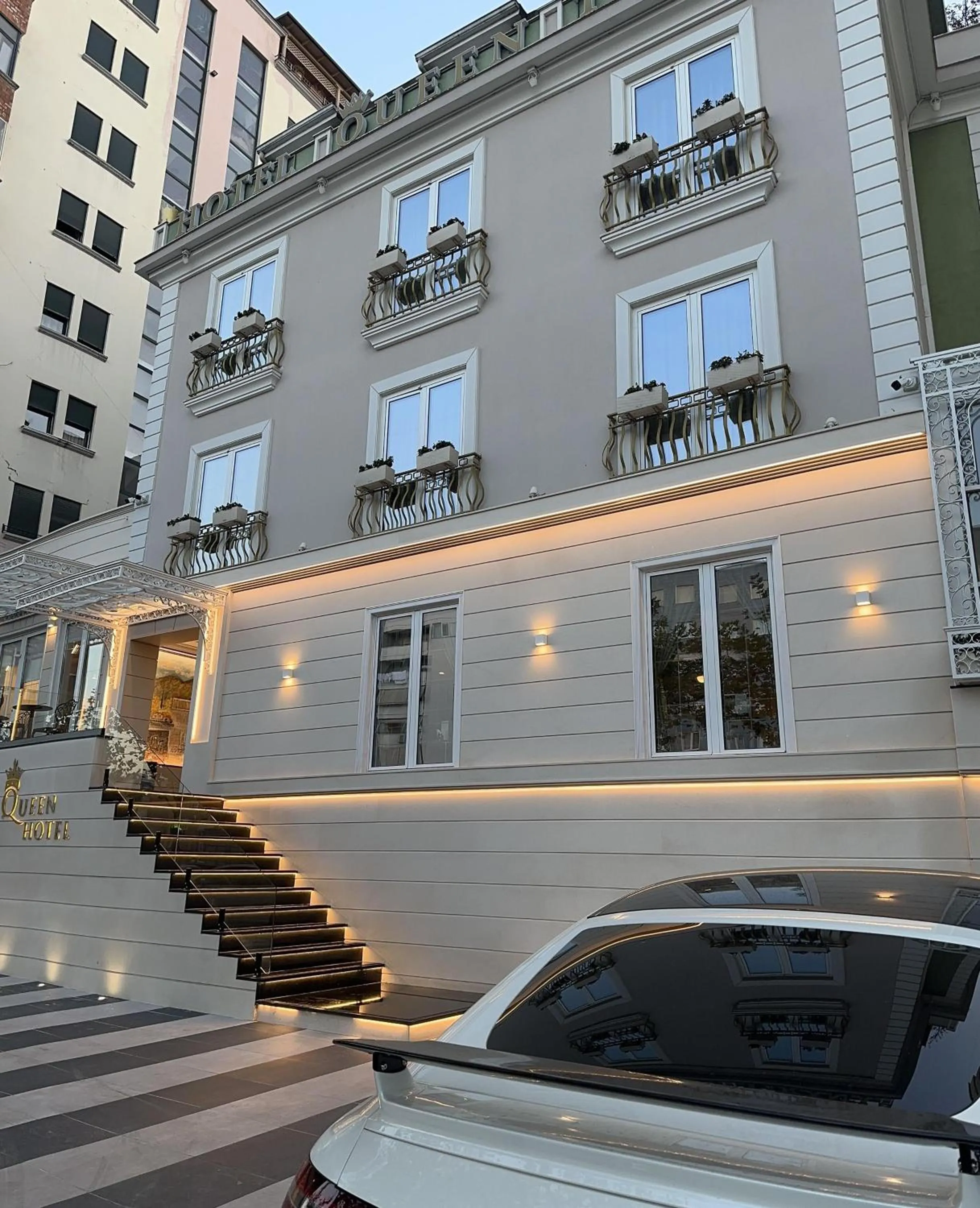 Property building in Hotel Queen