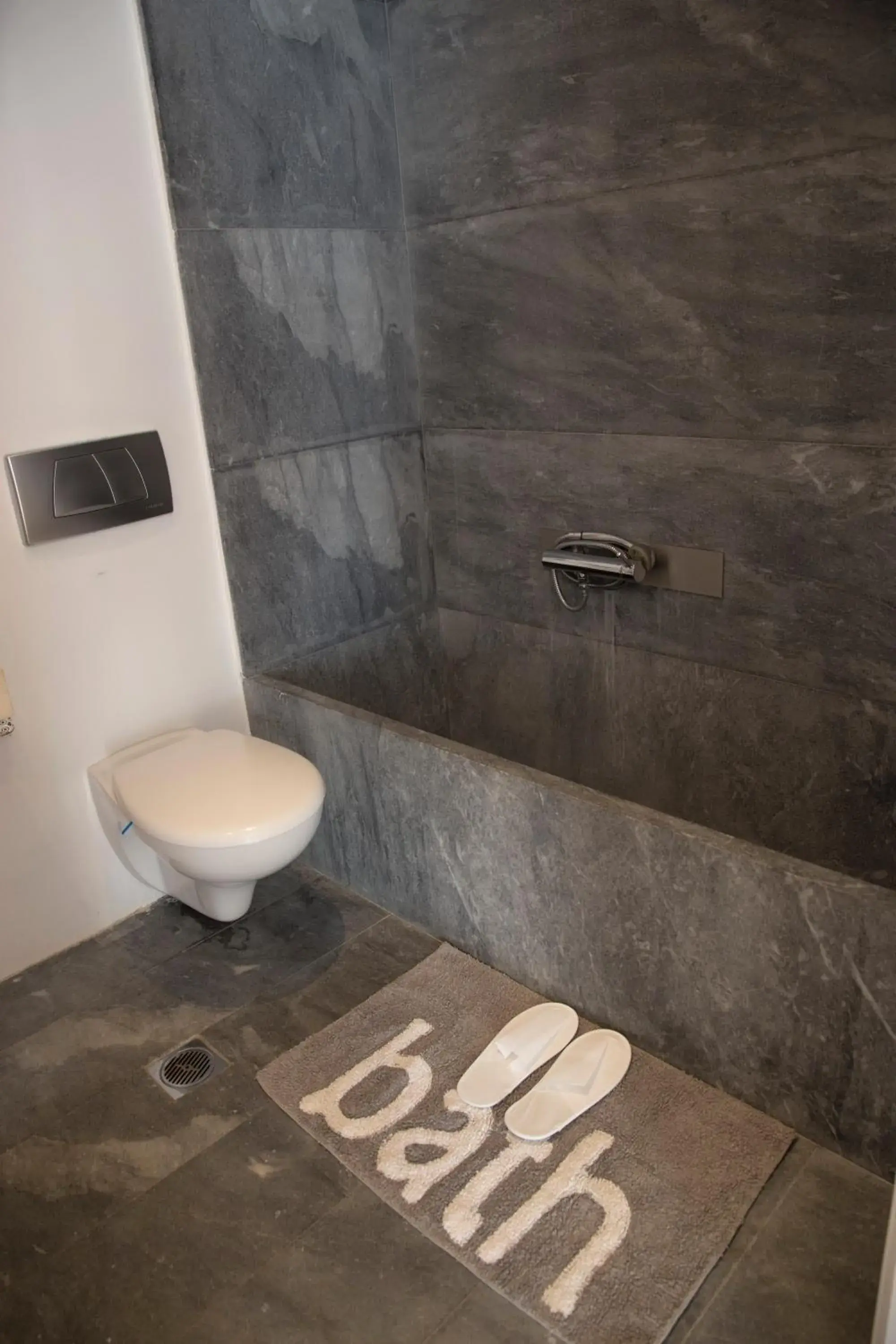 Deluxe Apartment Side Sea View in Infinity White Complex by GK Properties Deluxe Apartment Side Sea View in Infinity White Complex by GK Properties