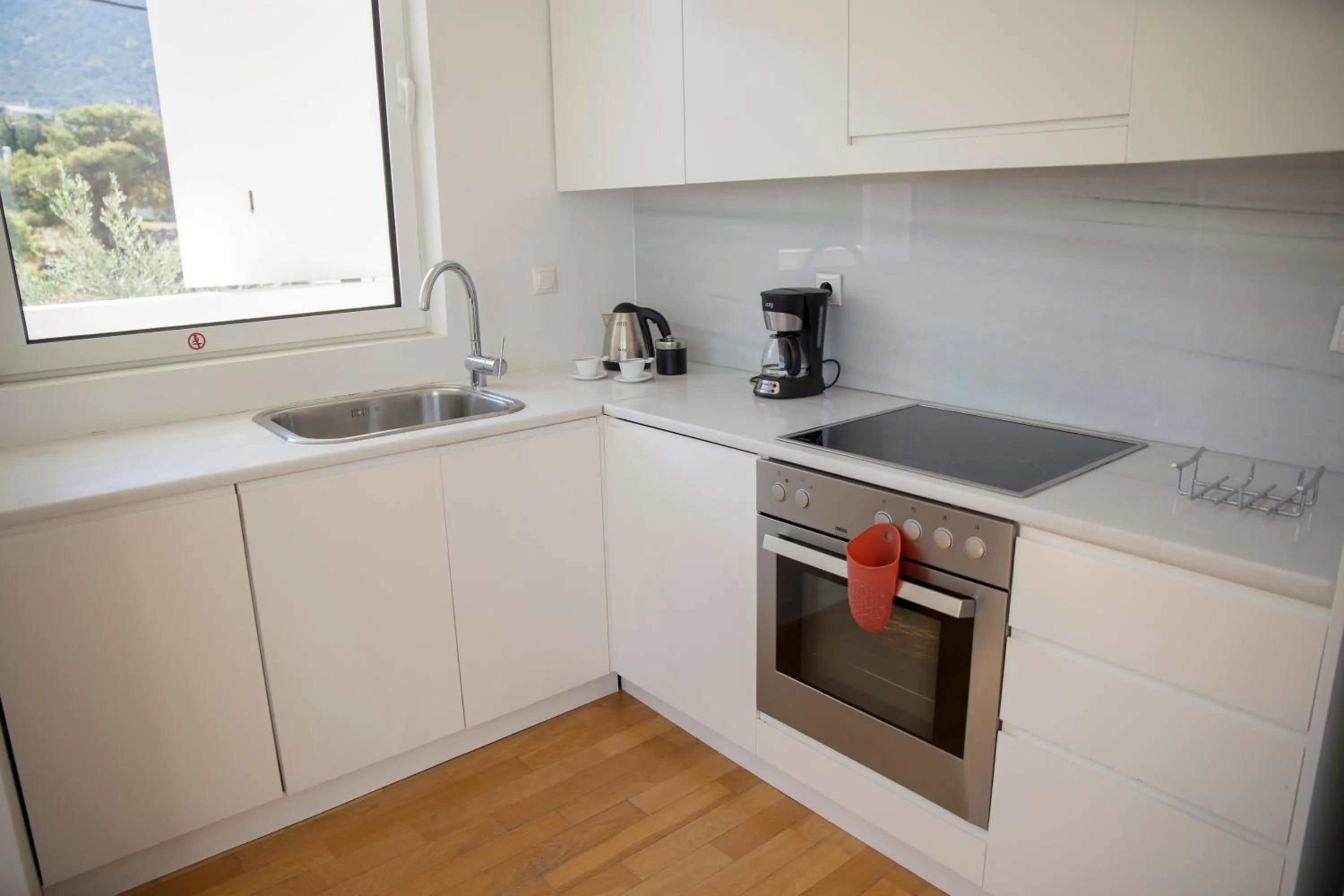 Coffee/tea facilities in Infinity White Complex by GK Properties