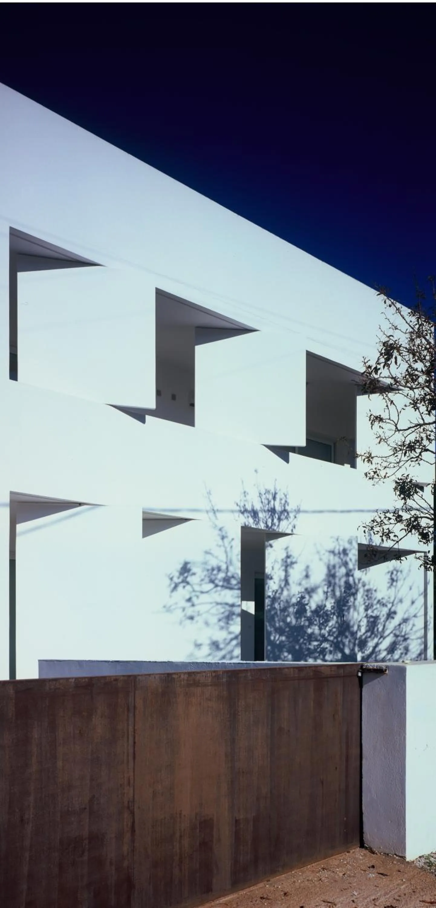 Day in Infinity White Complex by GK Properties