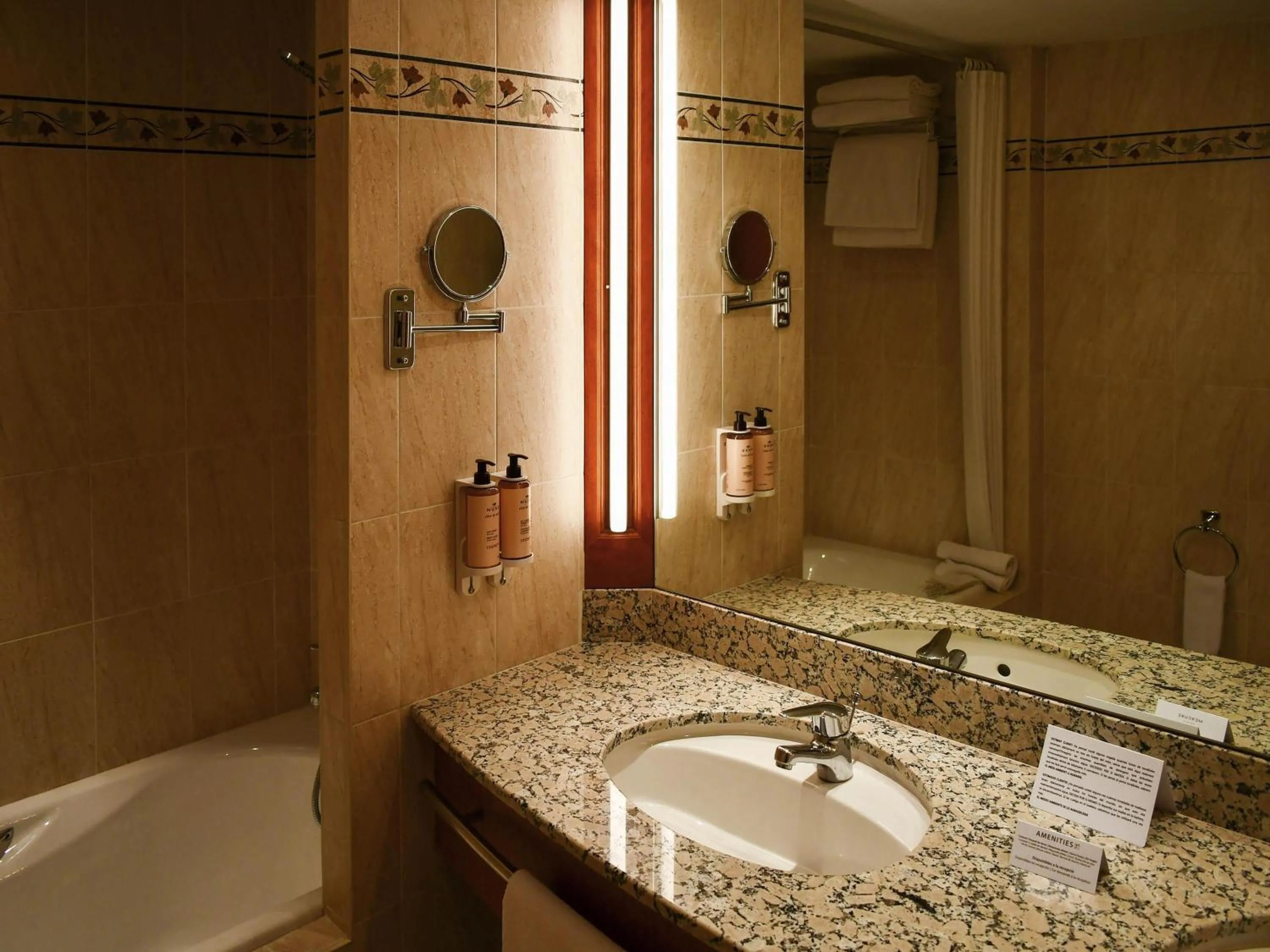 Bedroom in Mercure Andorra