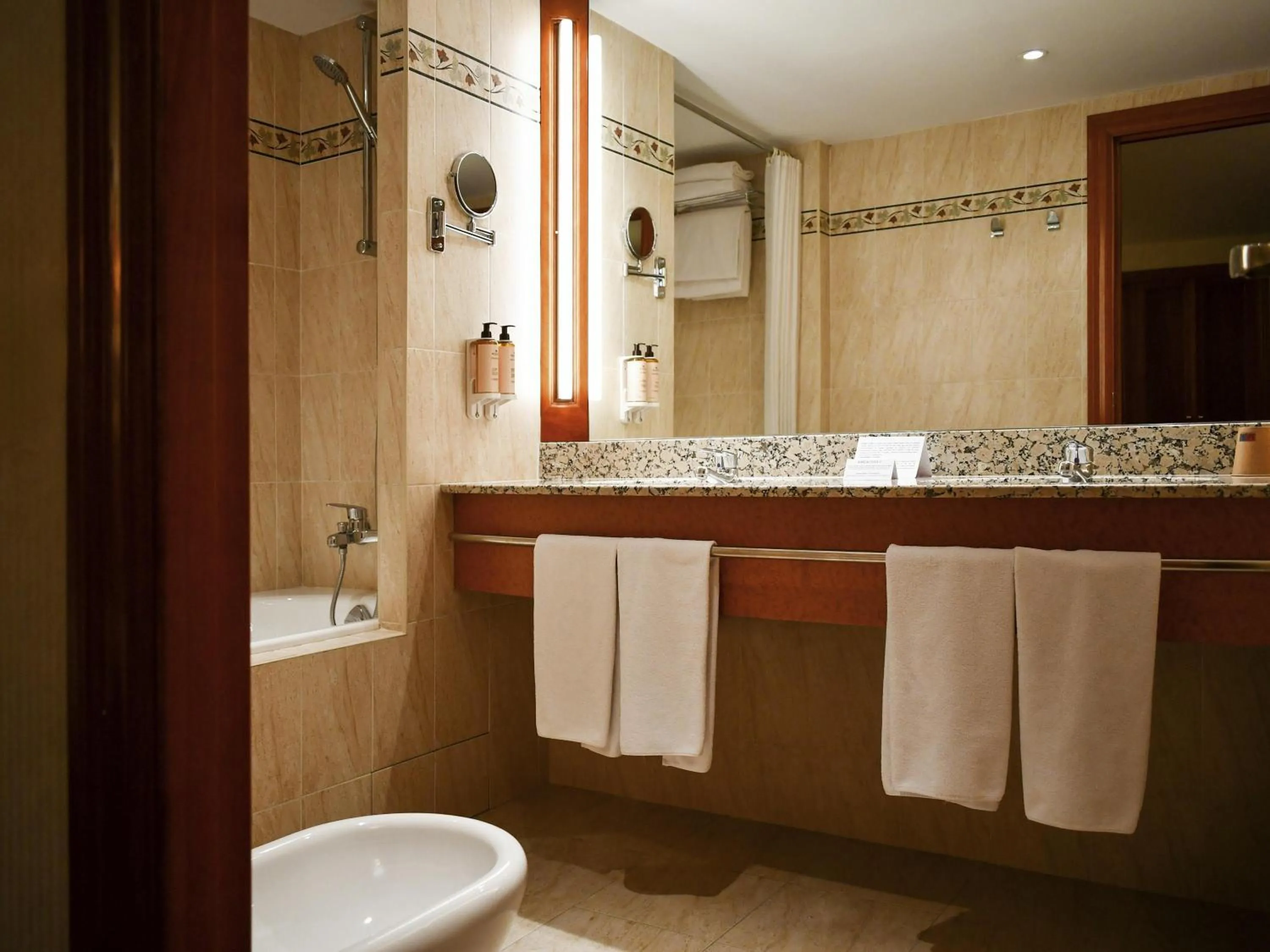 Bedroom in Mercure Andorra