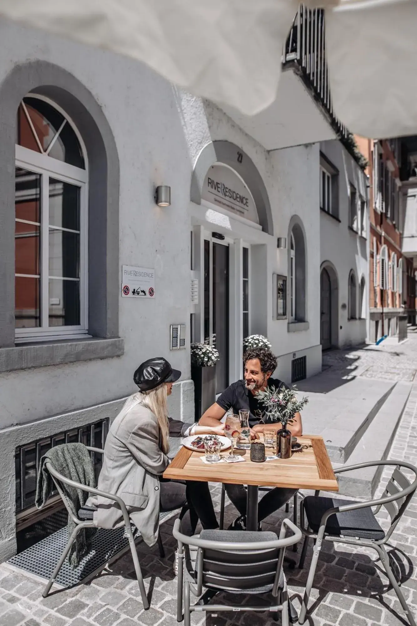 Facade/entrance in River Residence Facade/entrance in River Residence