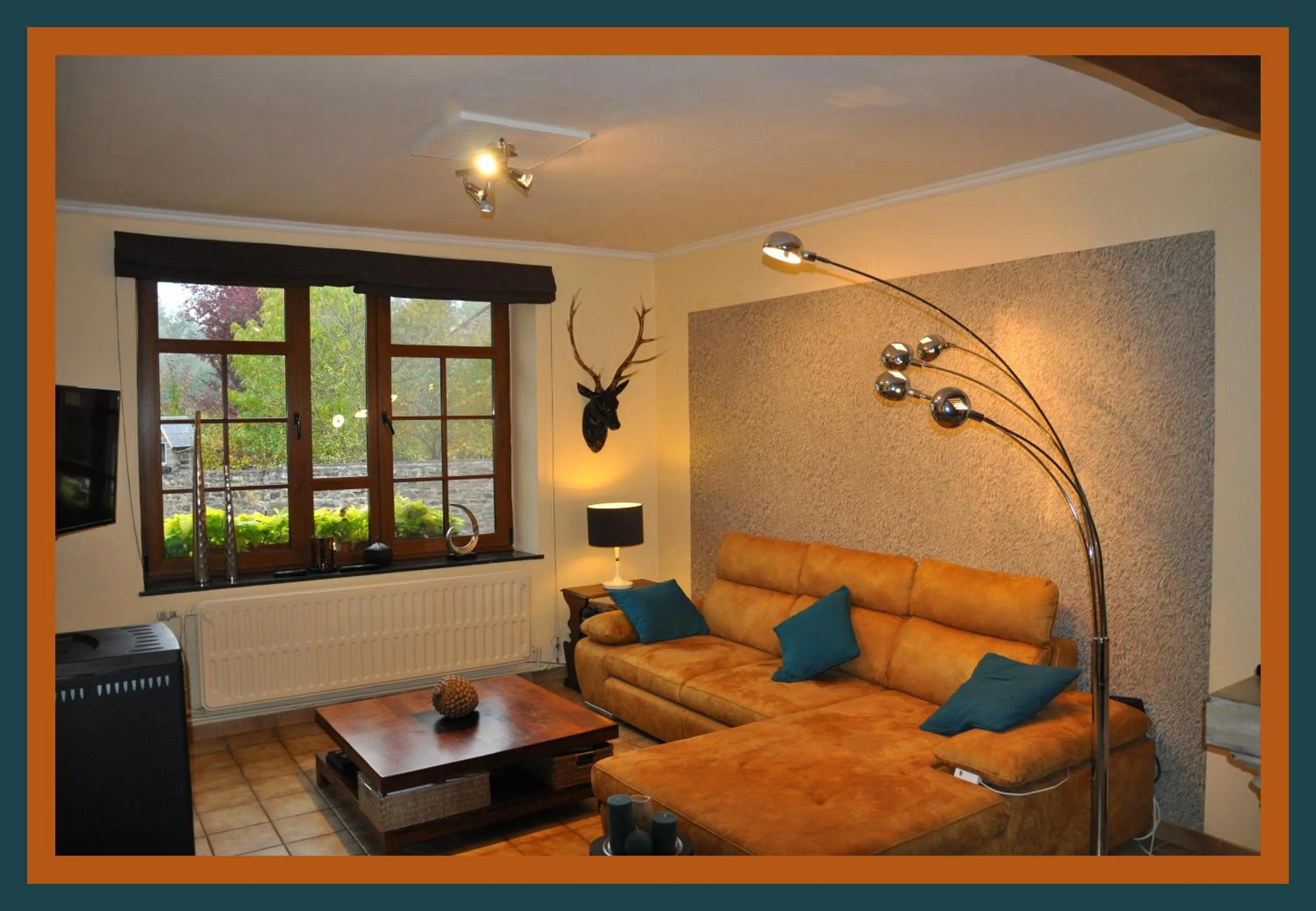 Communal lounge/ TV room in Ardennes Woods