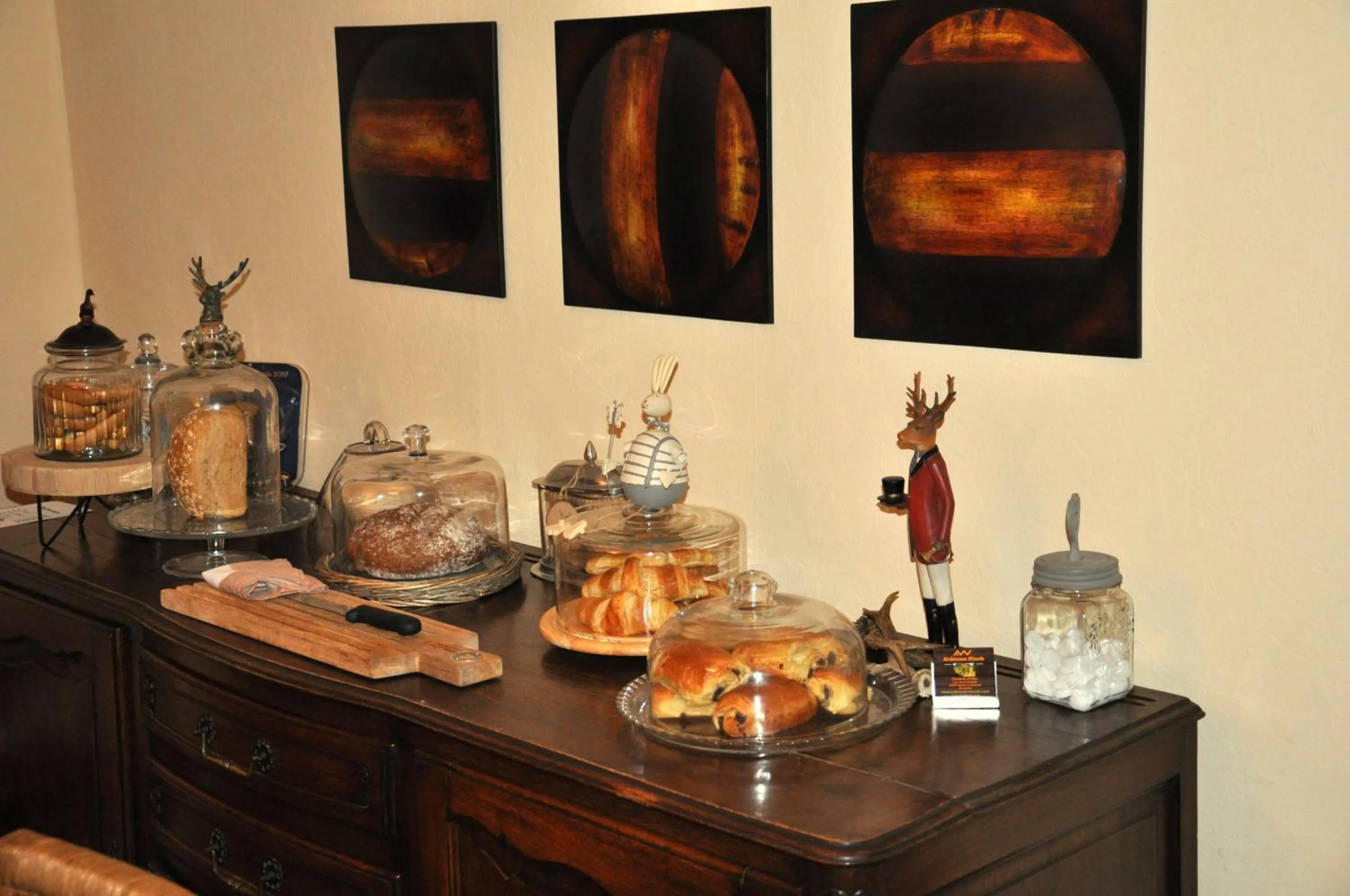 Buffet breakfast in Ardennes Woods