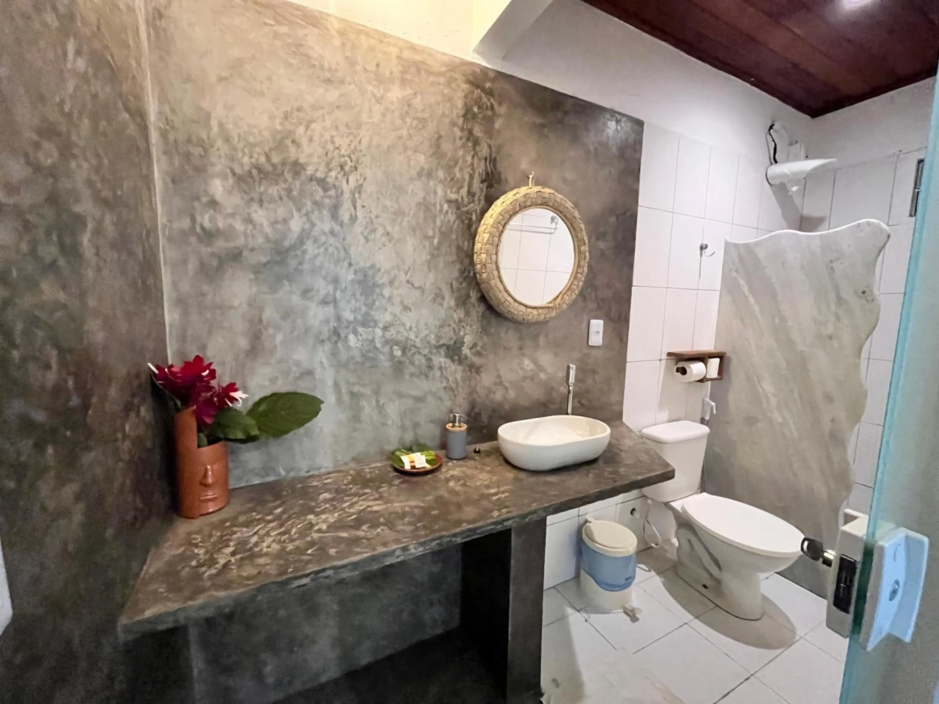 Shower in Pousada Nascente do Sol