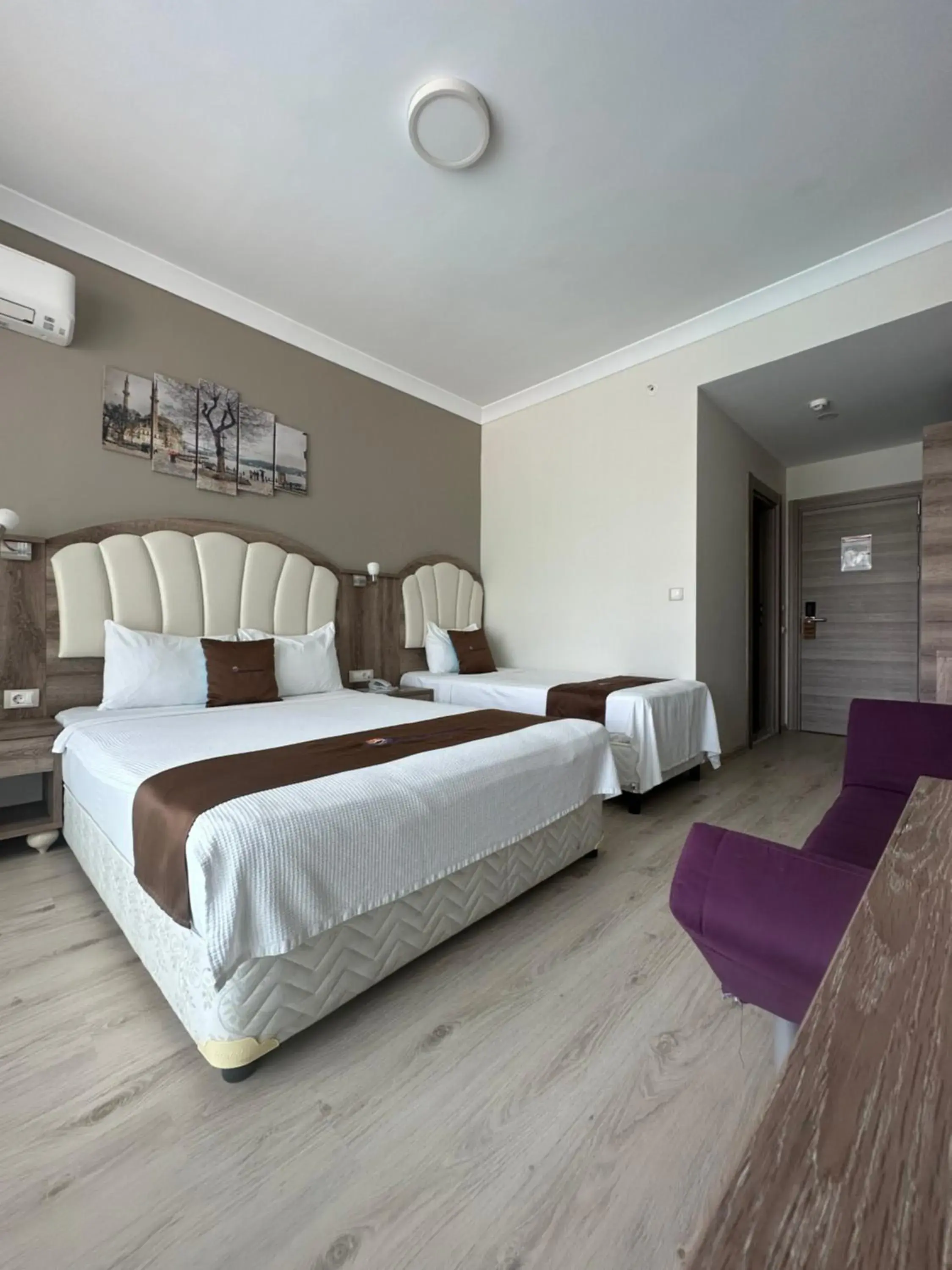 Standard Triple Room with Side Sea View in Ceti̇n Presti̇ge Resort Standard Triple Room with Side Sea View in Ceti̇n Presti̇ge Resort