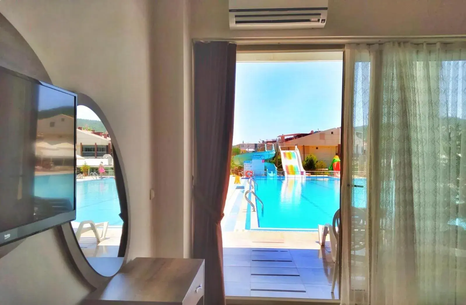 Triple Poolside Room in Ceti̇n Presti̇ge Resort Triple Poolside Room in Ceti̇n Presti̇ge Resort