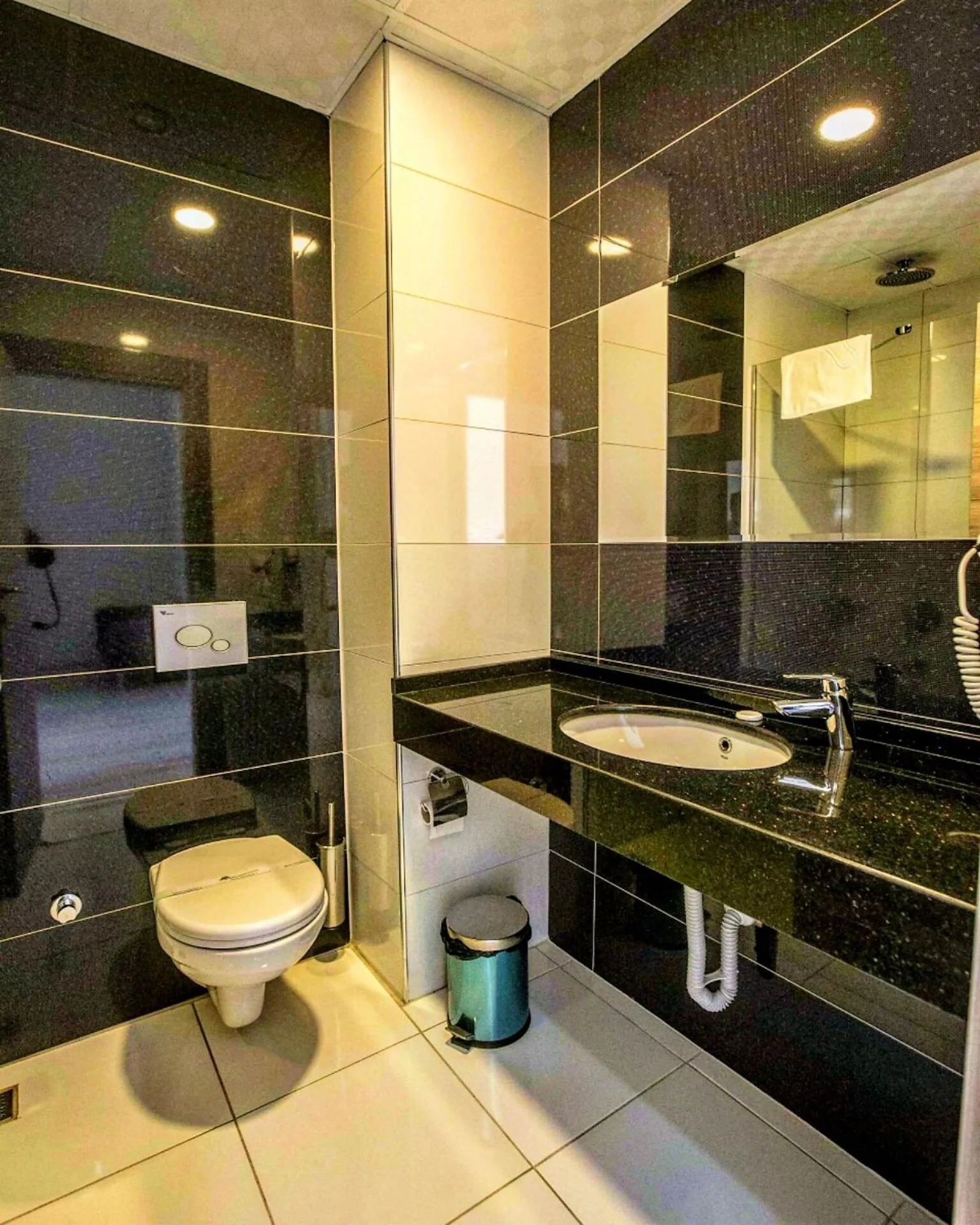 Bathroom in Ceti̇n Presti̇ge Resort