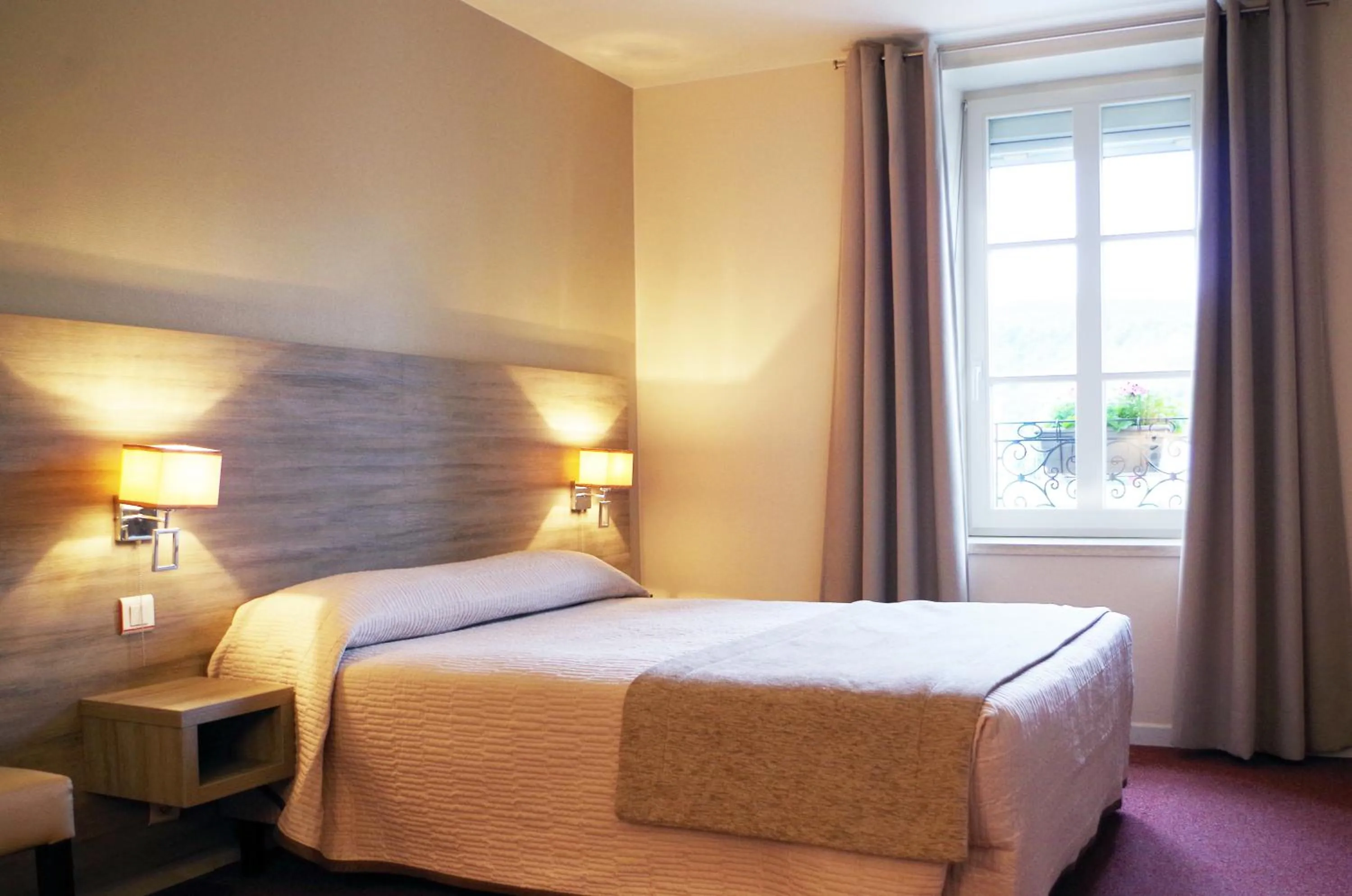 Bedroom, Bed in Hôtel Le Roosevelt