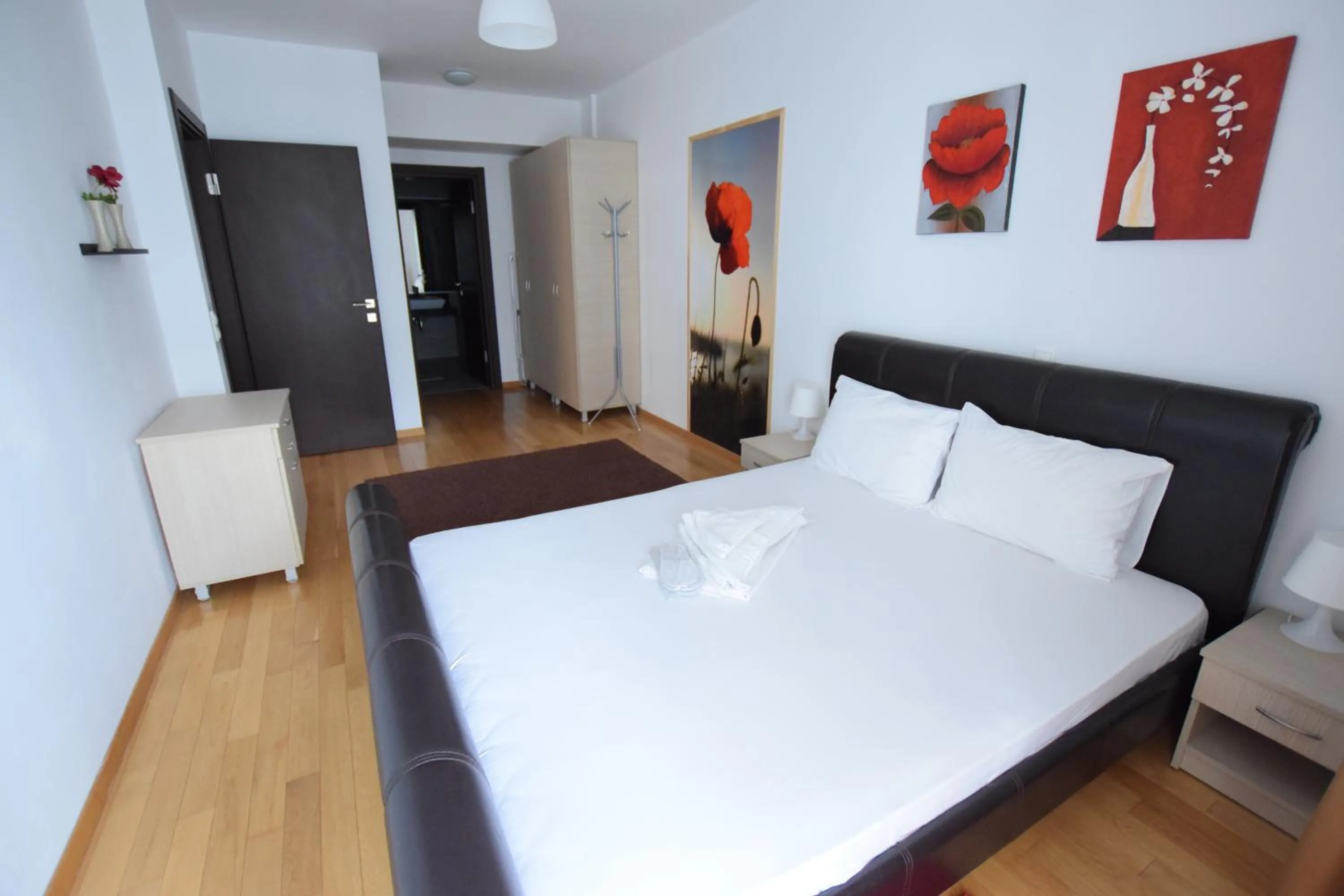 Photo of the whole room in Upground Residence Apartments