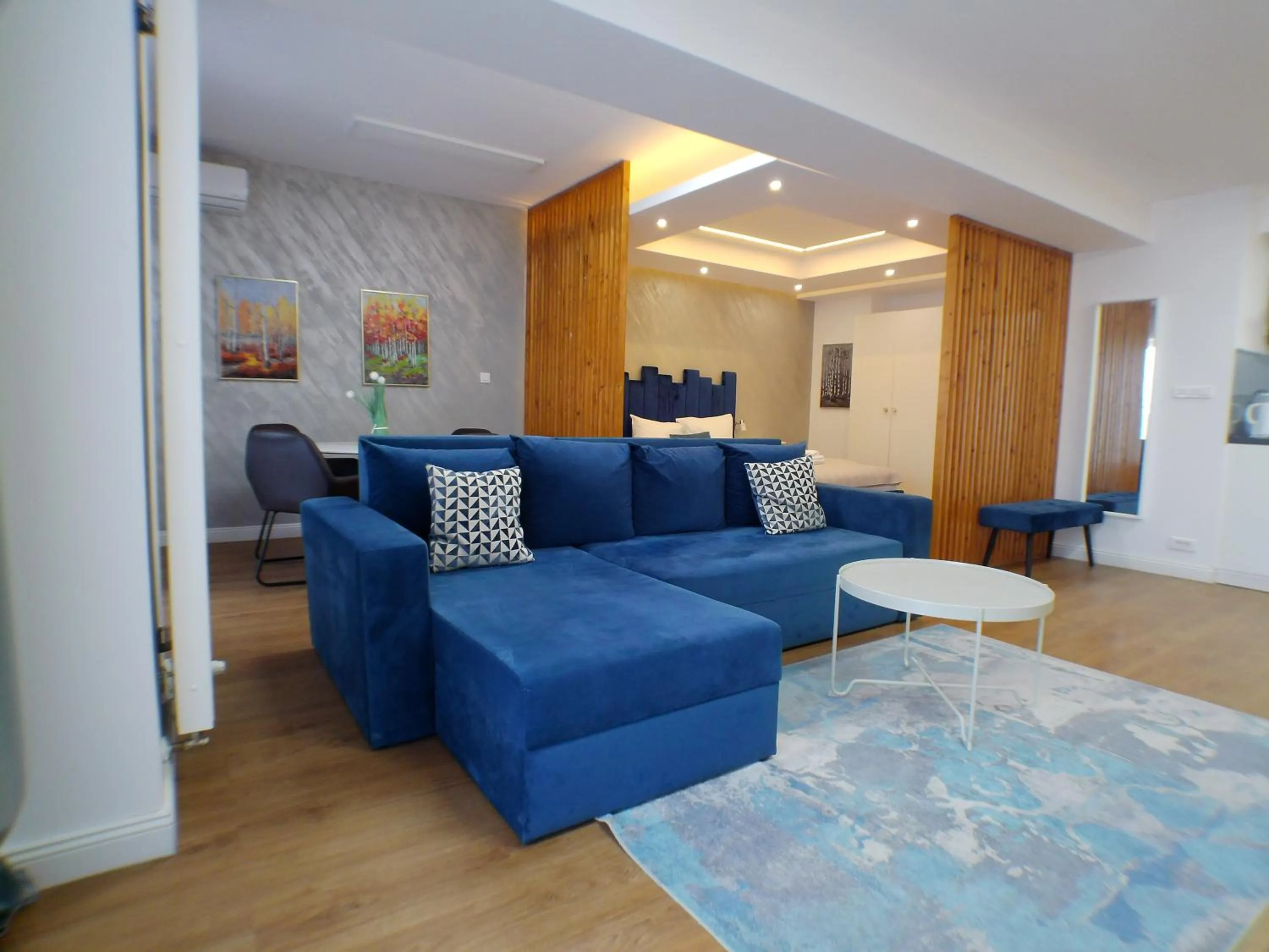 TV and multimedia in Upground Residence Apartments