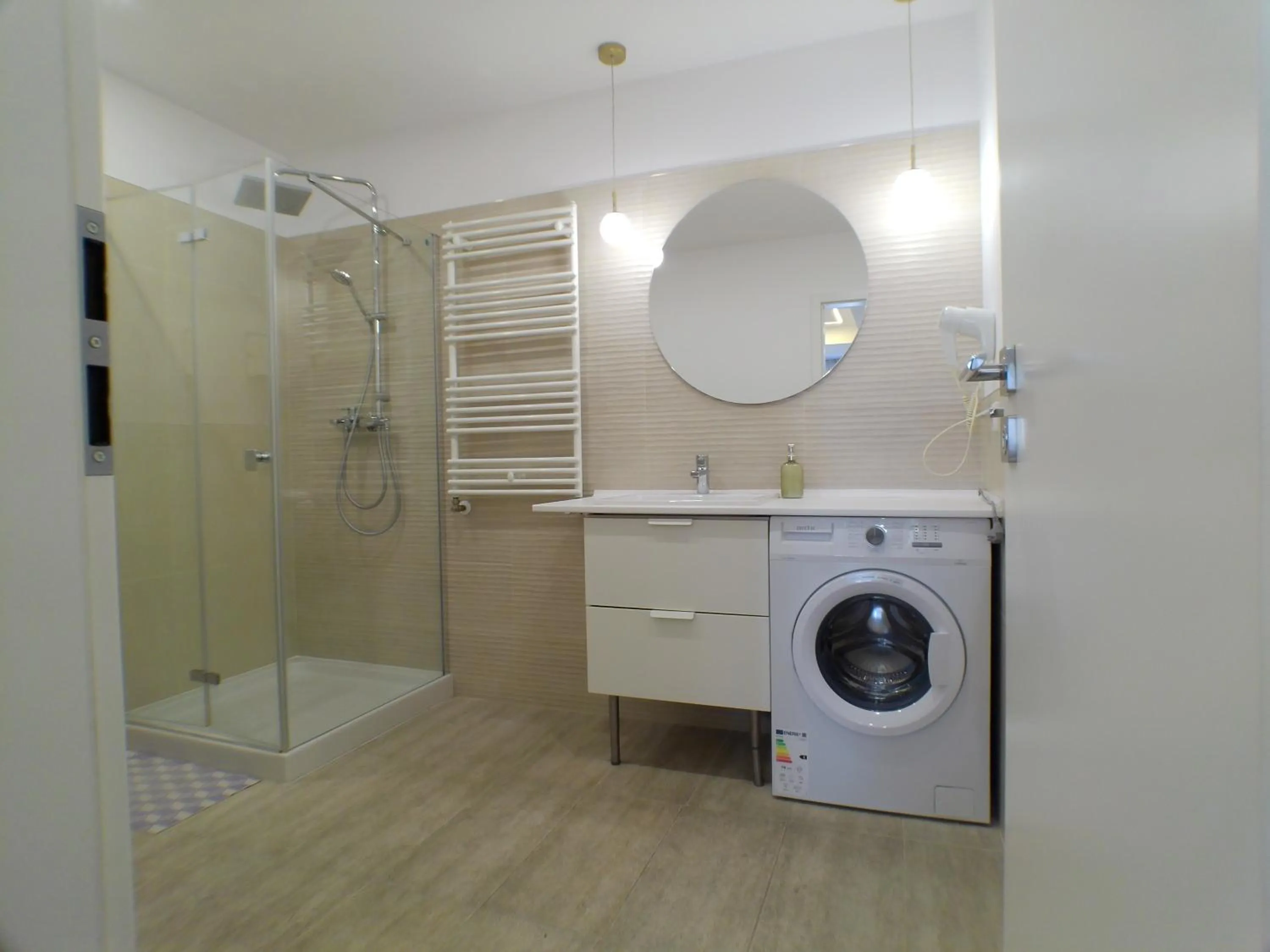 Shower in Upground Residence Apartments