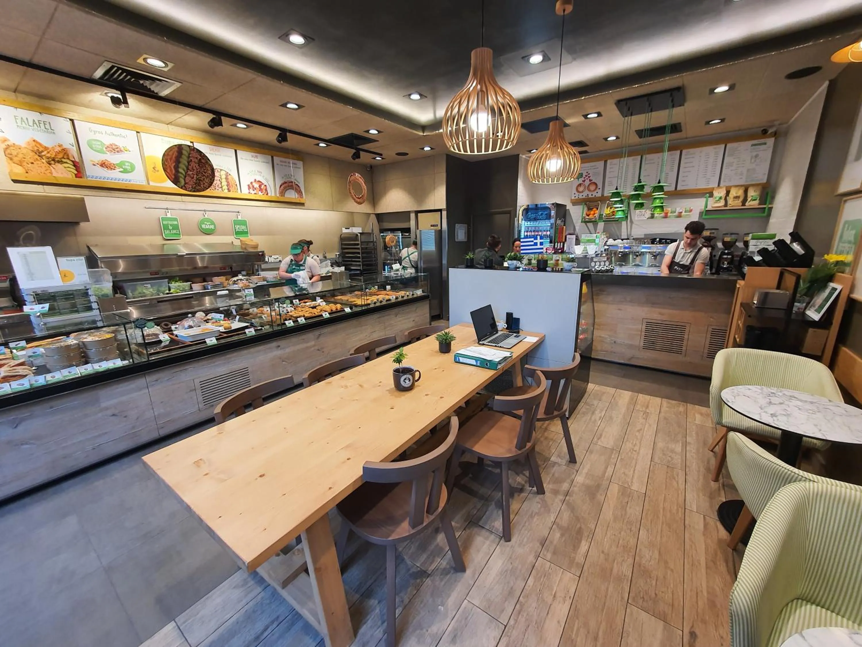 Restaurant/places to eat in Upground Residence Apartments