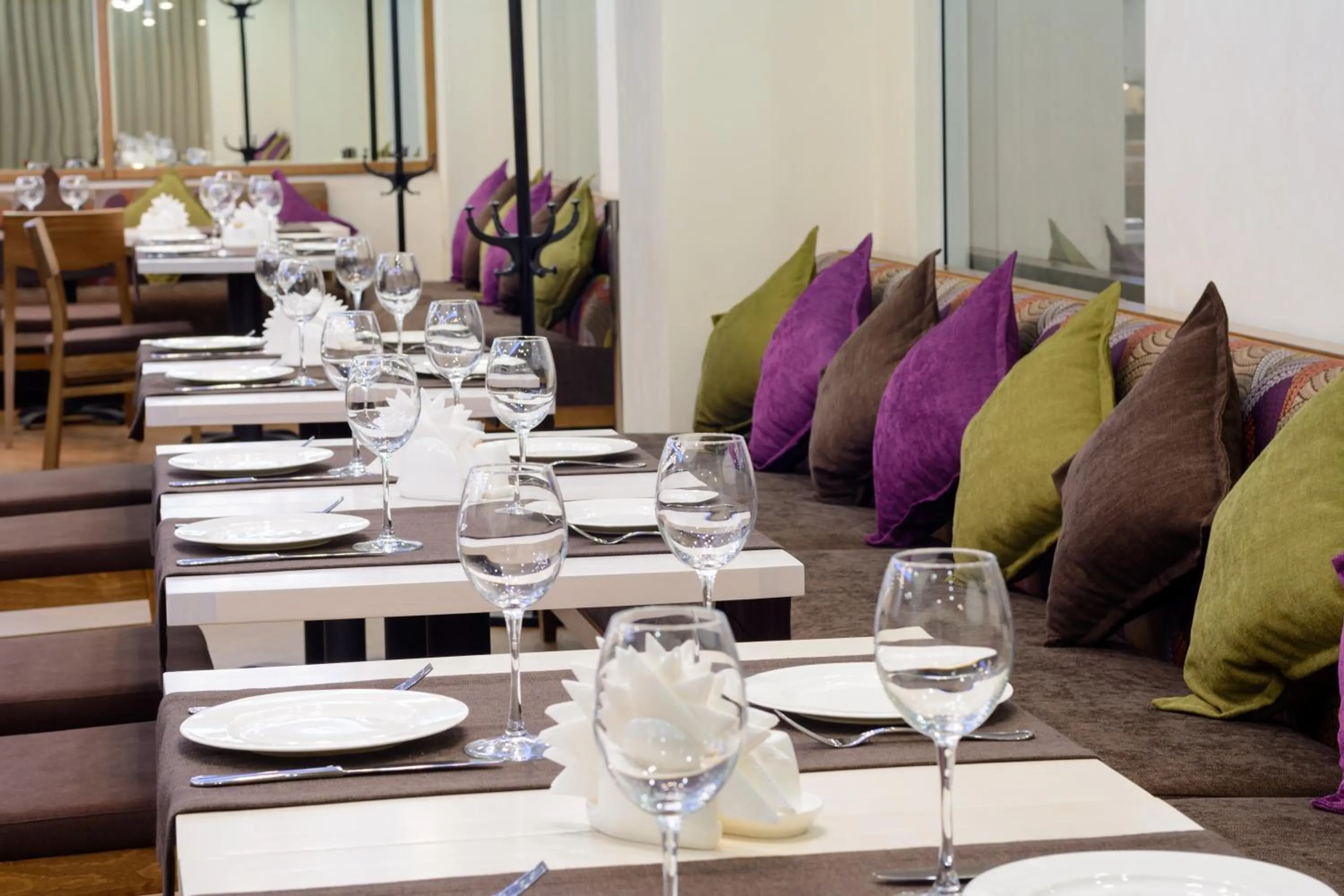 Restaurant/places to eat in Apart Hotel 92/2