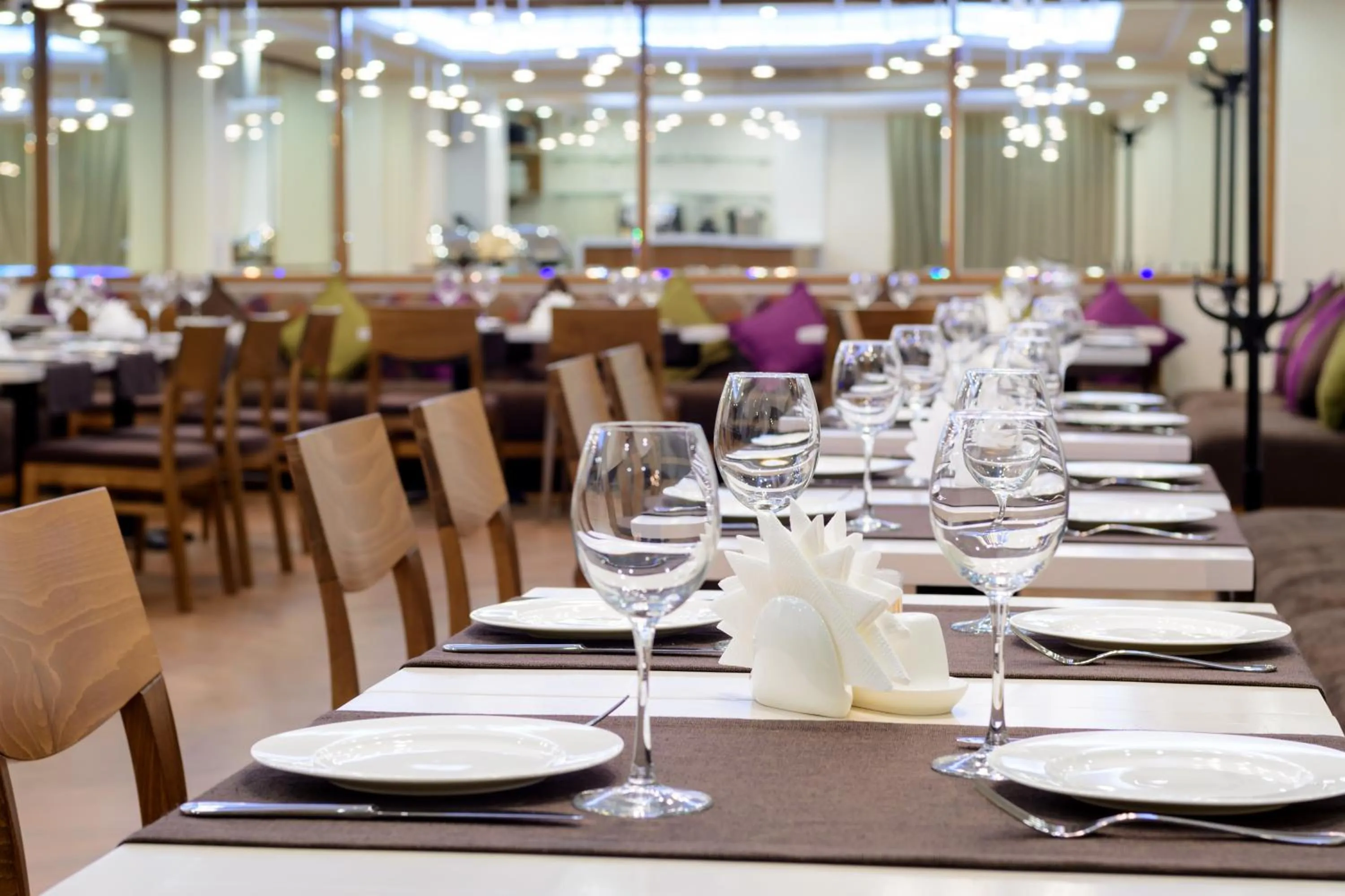 Restaurant/places to eat in Apart Hotel 92/2