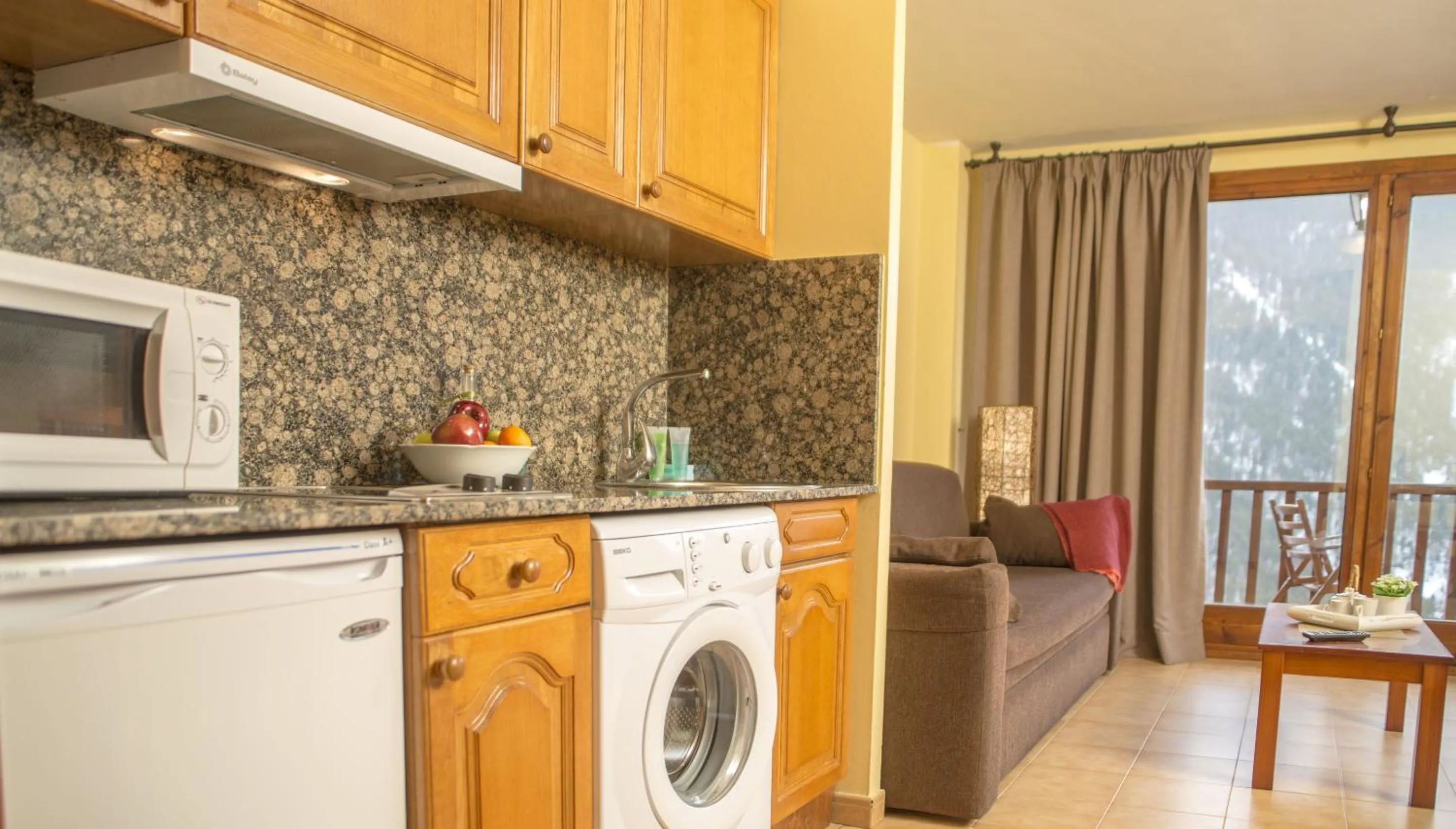 Coffee/tea facilities in Apartamentos Ona Dorada el Tarter