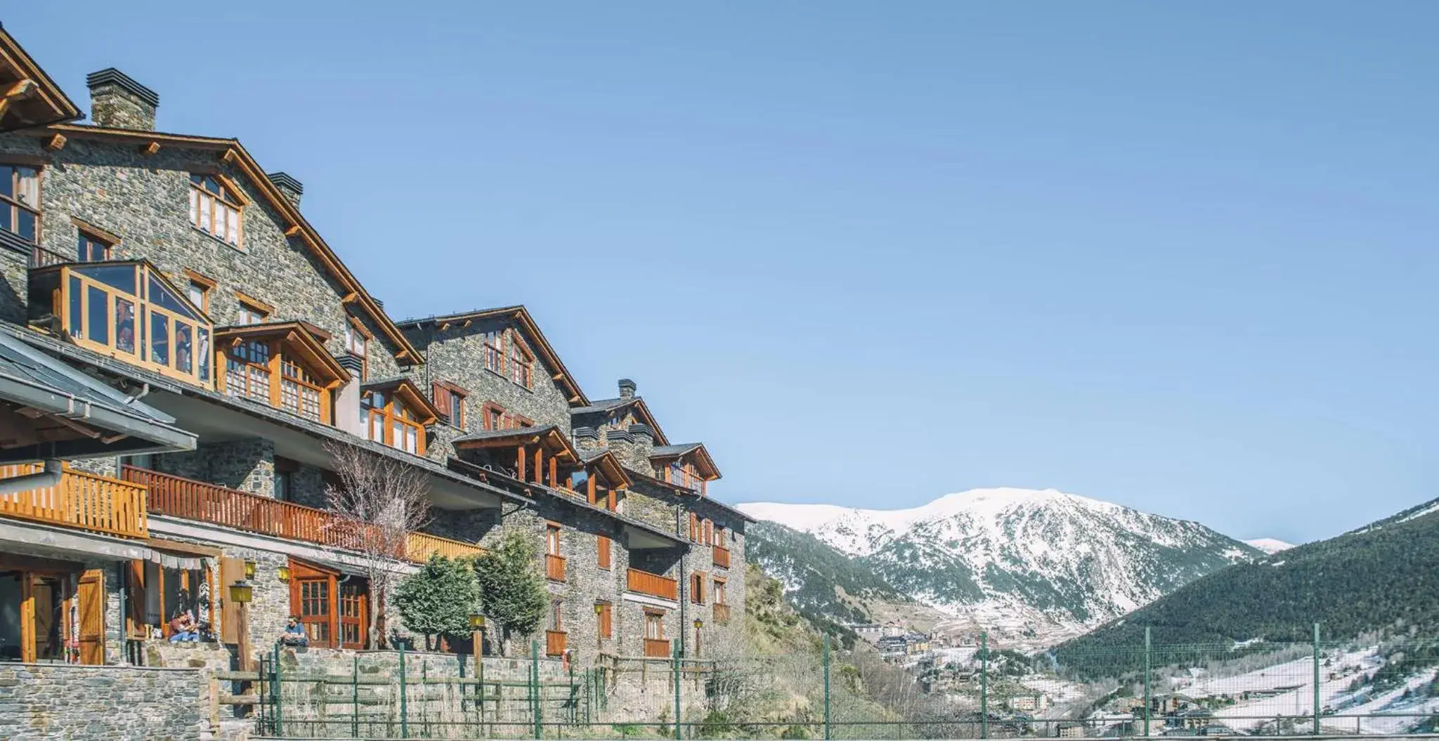 Property building in Apartamentos Ona Dorada el Tarter Property building in Apartamentos Ona Dorada el Tarter