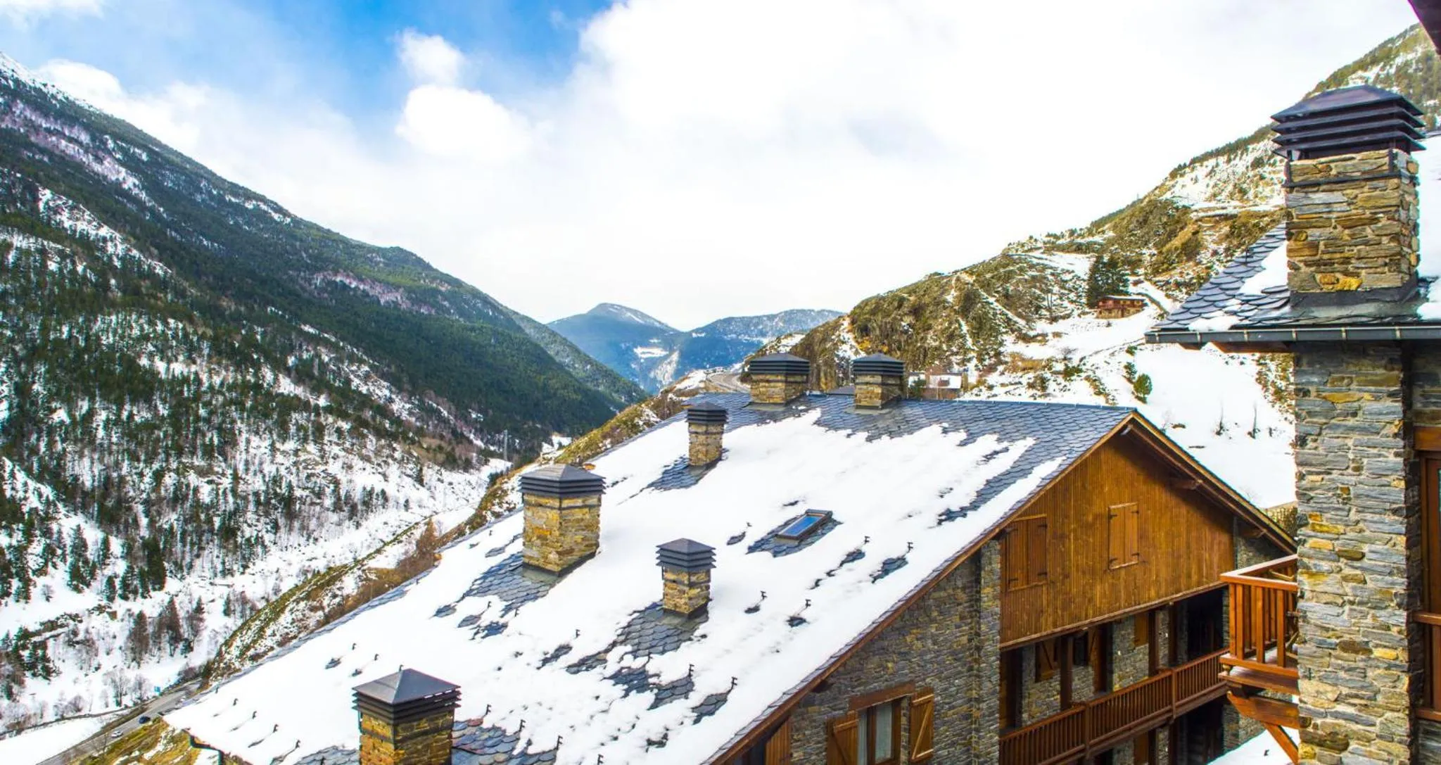 Bird's eye view in Apartamentos Ona Dorada el Tarter