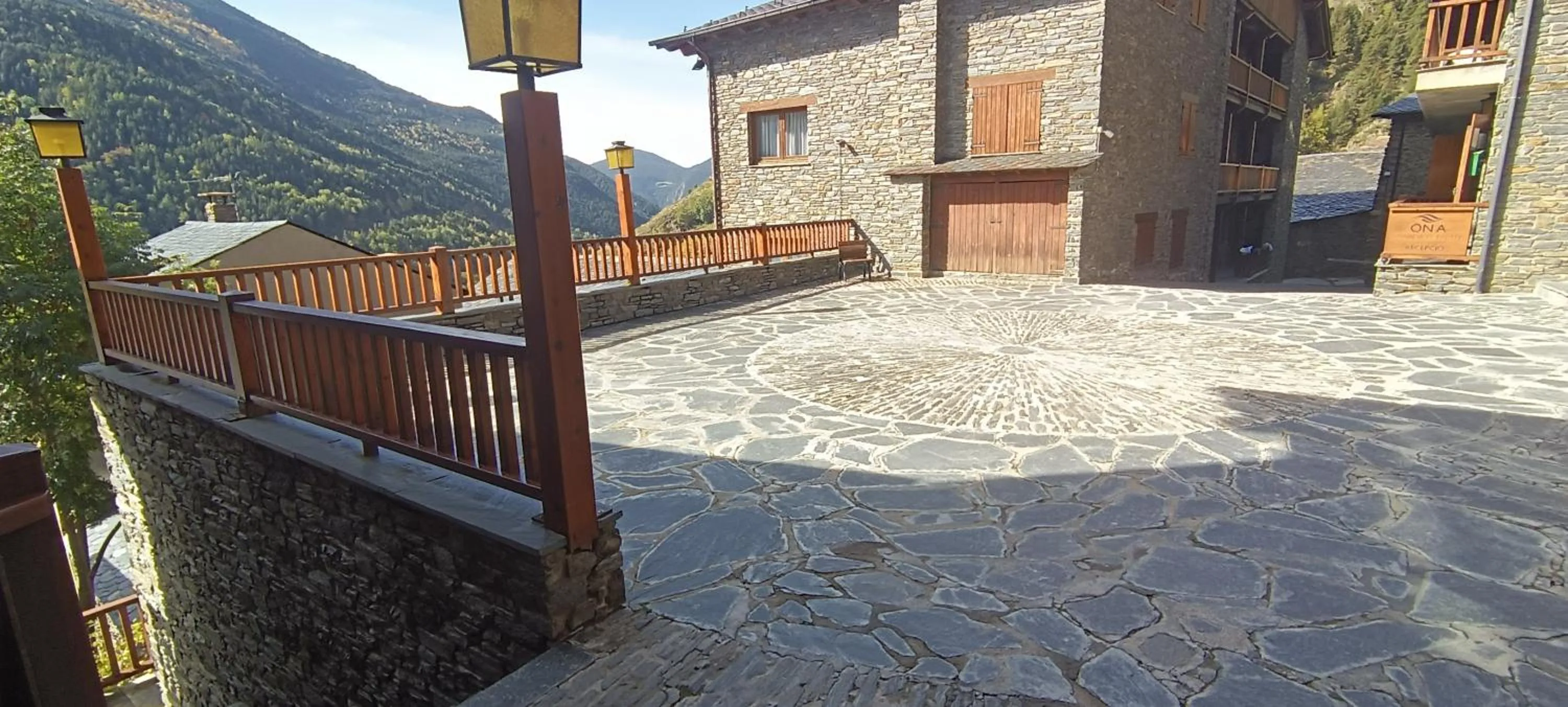 Property building in Apartamentos Ona Dorada el Tarter