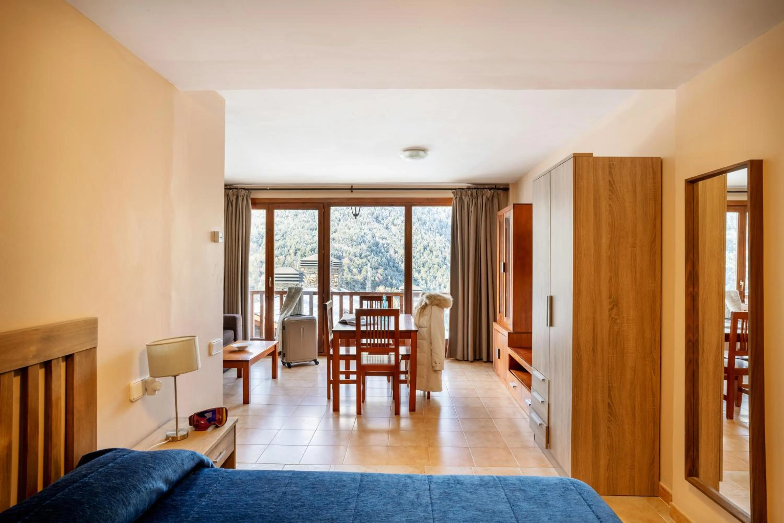 TV and multimedia in Apartamentos Ona Dorada el Tarter