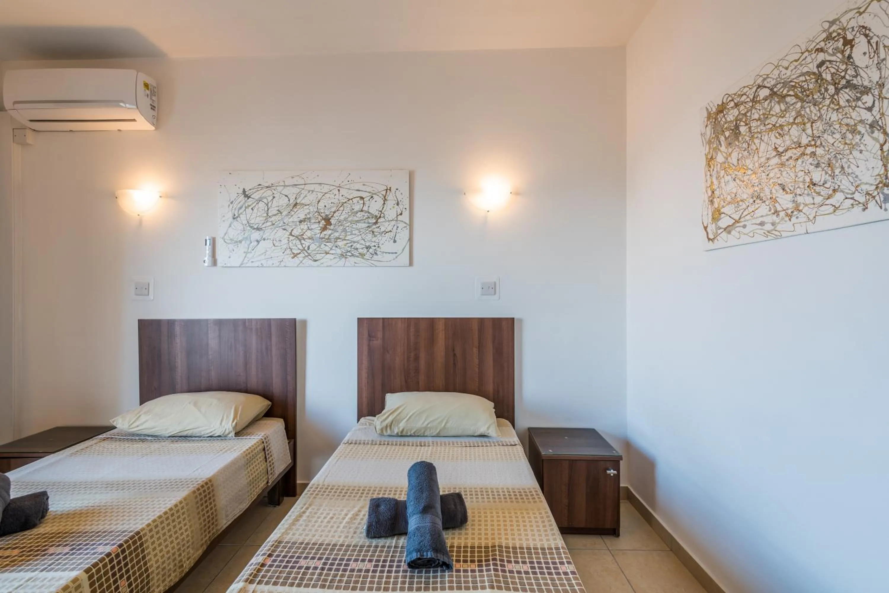 Bedroom, Bed in Seashells 2 bedroom Apartment with sunny terrace with stunning sea views - by Getawaysmalta