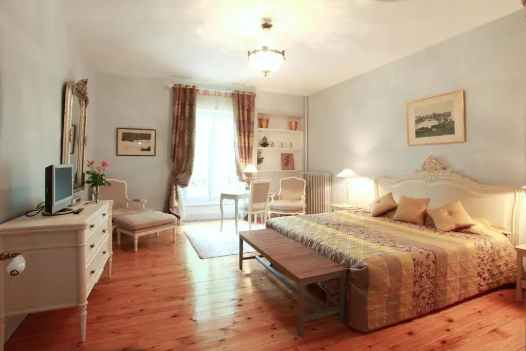 Double Room in Château de la Prade Double Room in Château de la Prade