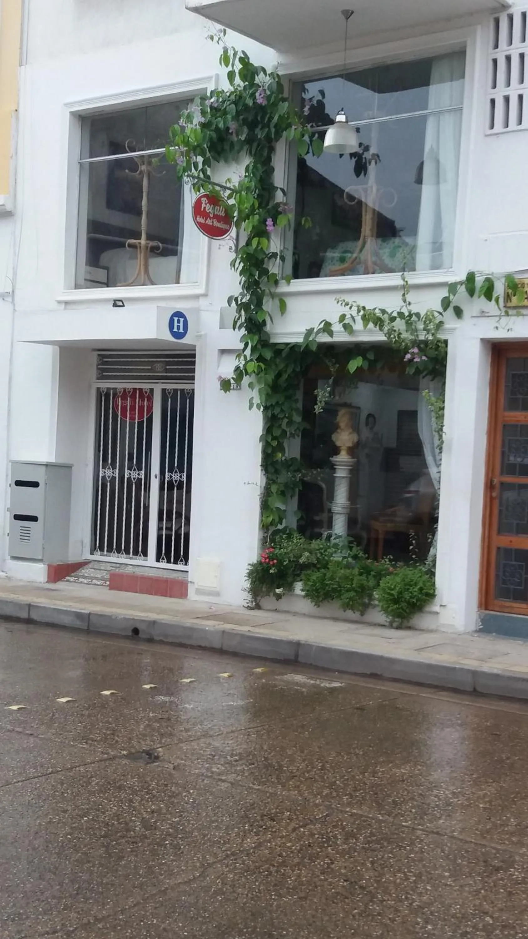 Facade/entrance in Hotel Fegali Art Boutique