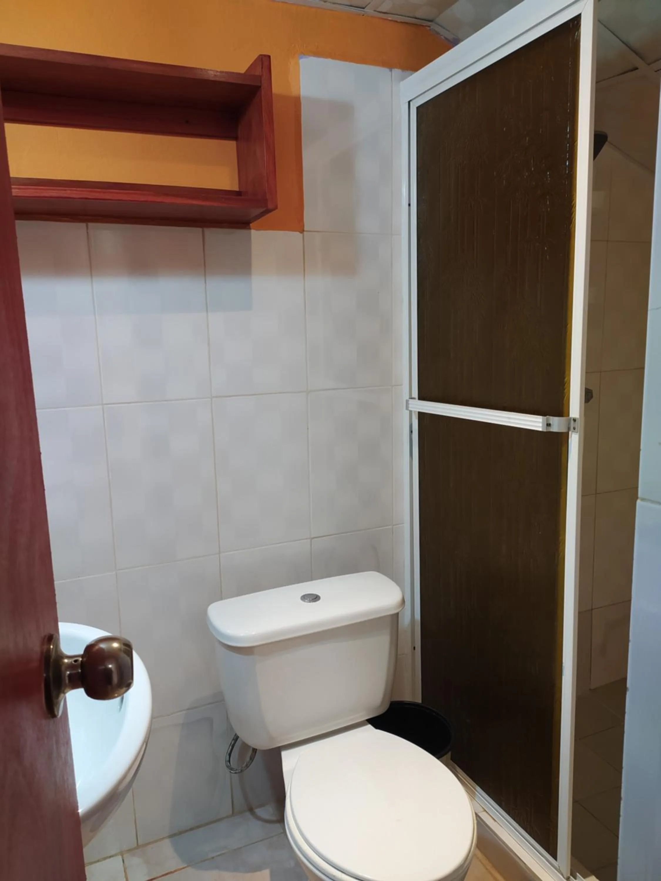 Shower in Sun Havens Apartments & Suites