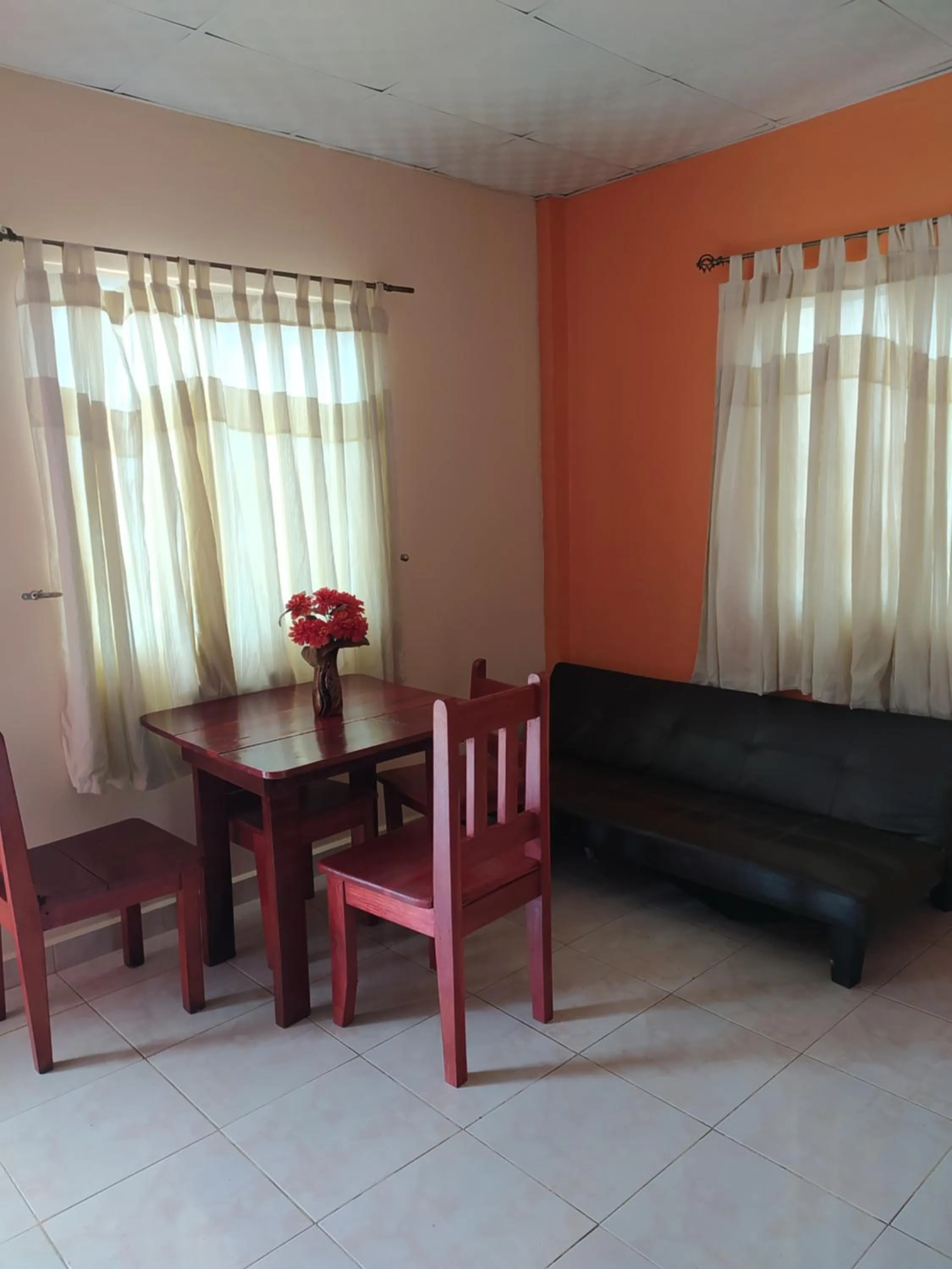Dining area in Sun Havens Apartments & Suites