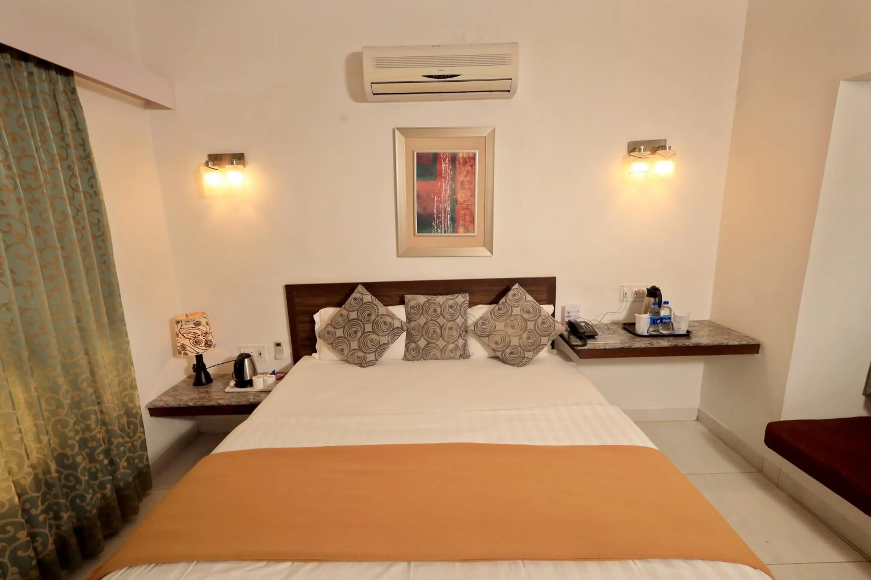 Bedroom, Bed in Hummingbird Resort