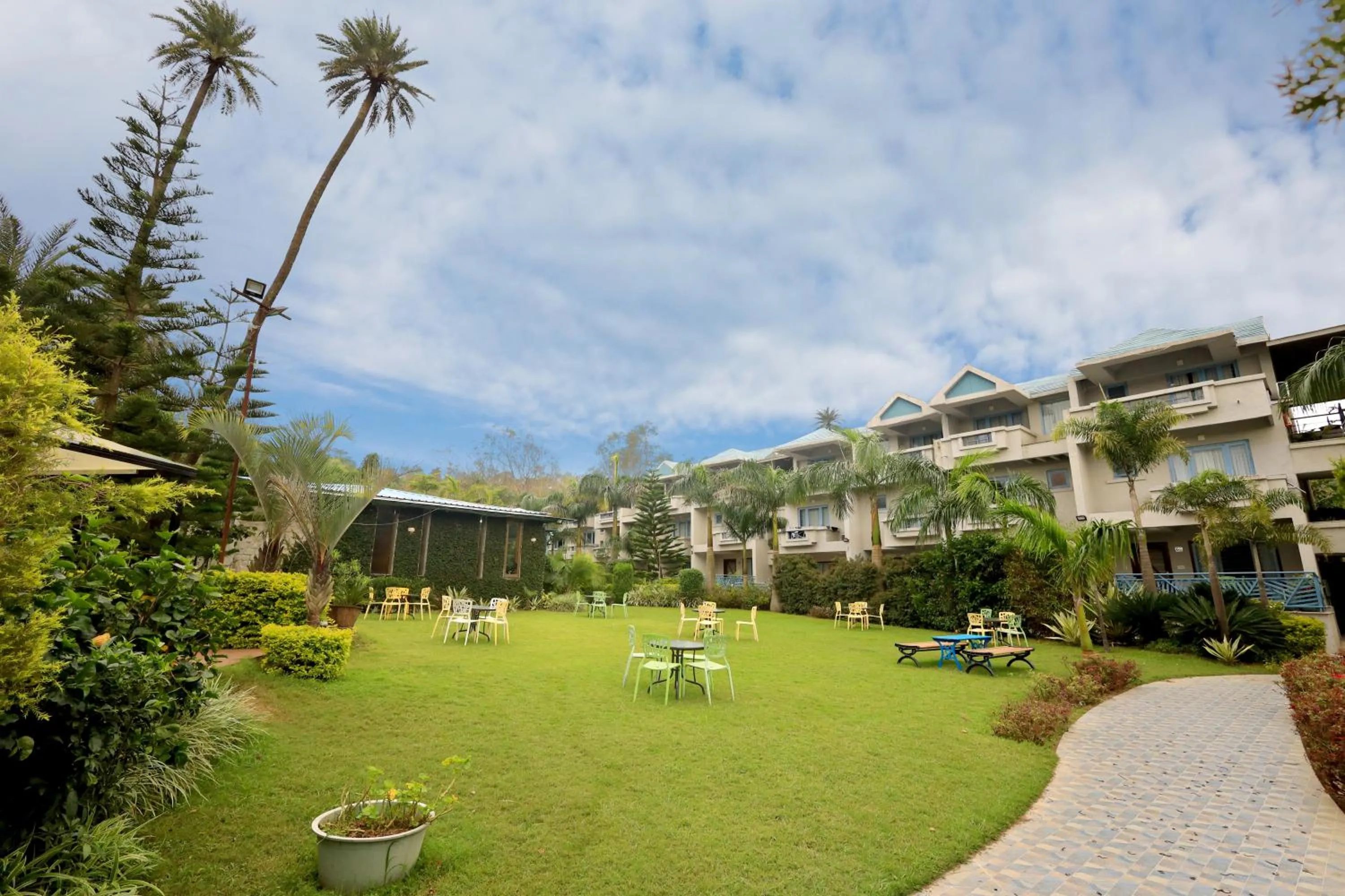 Garden in Hummingbird Resort