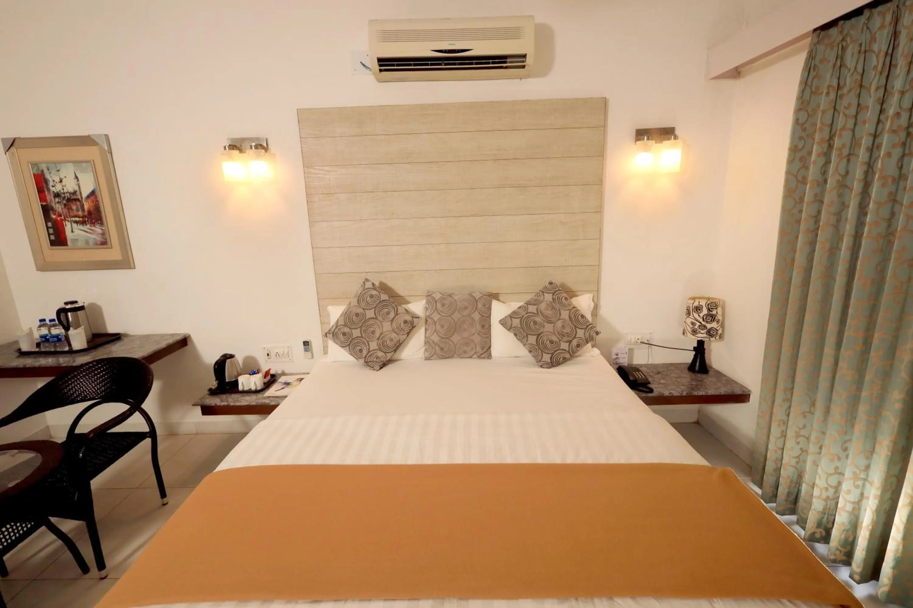 Bedroom, Bed in Hummingbird Resort