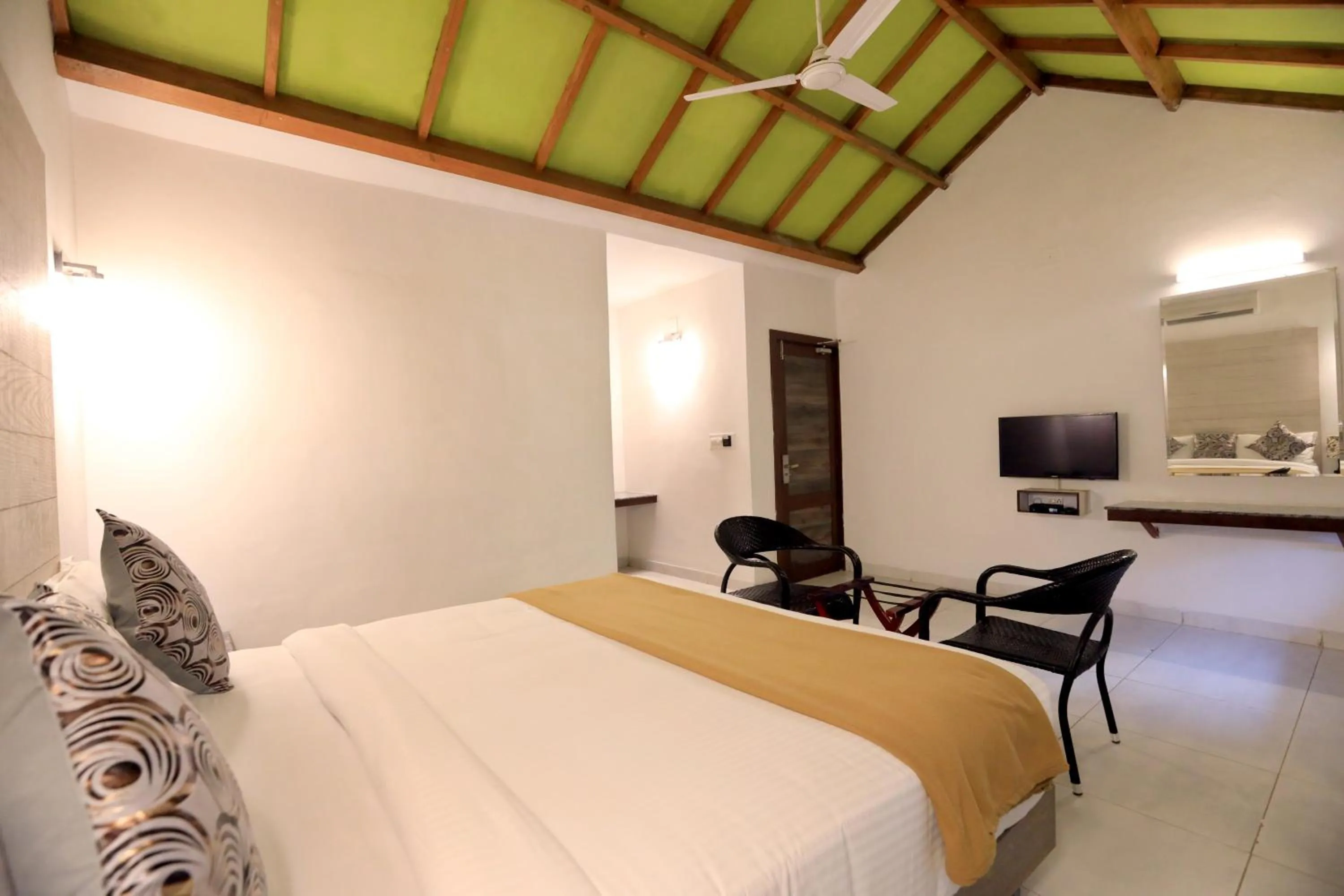 Bedroom, Bed in Hummingbird Resort