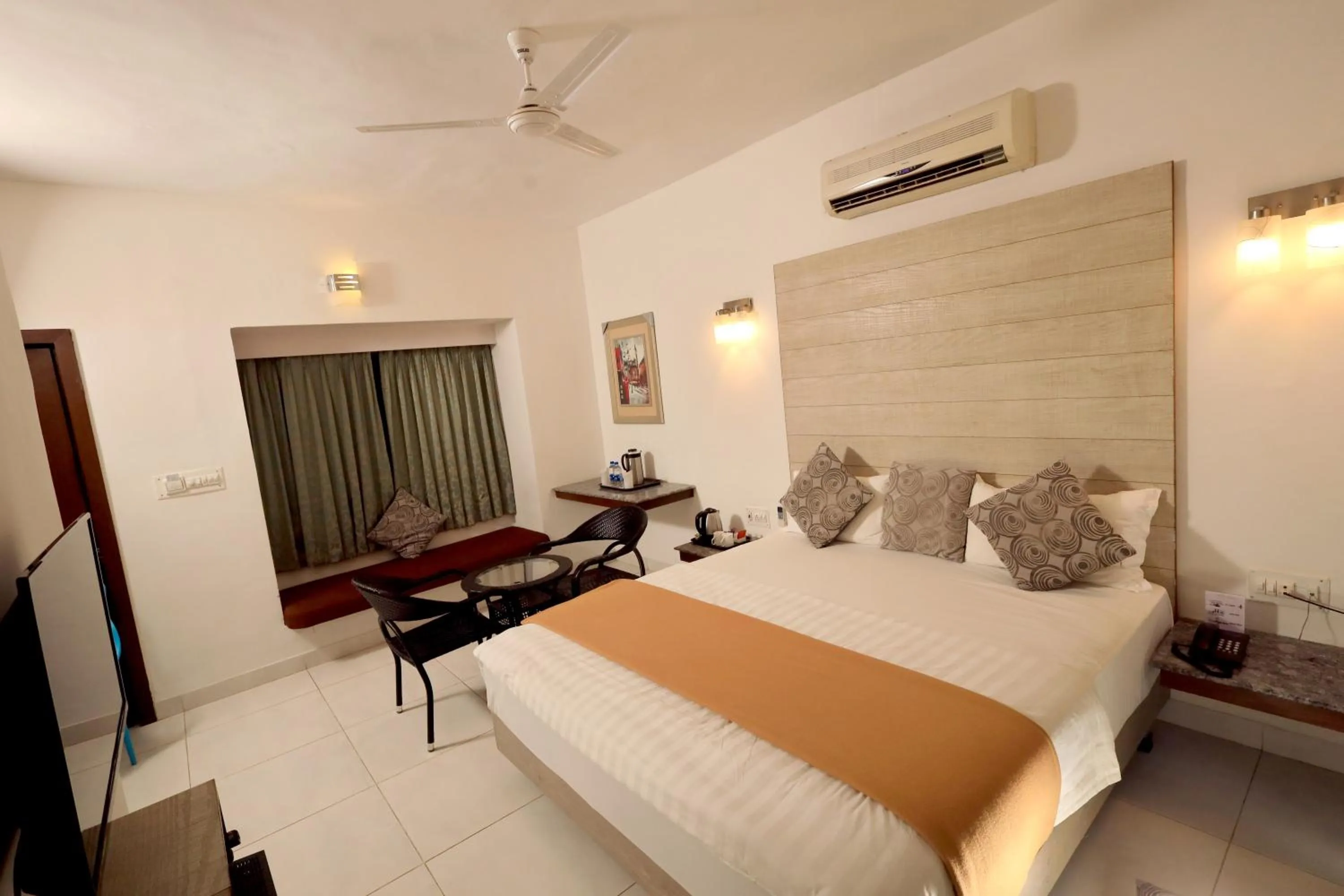 Bedroom, Bed in Hummingbird Resort