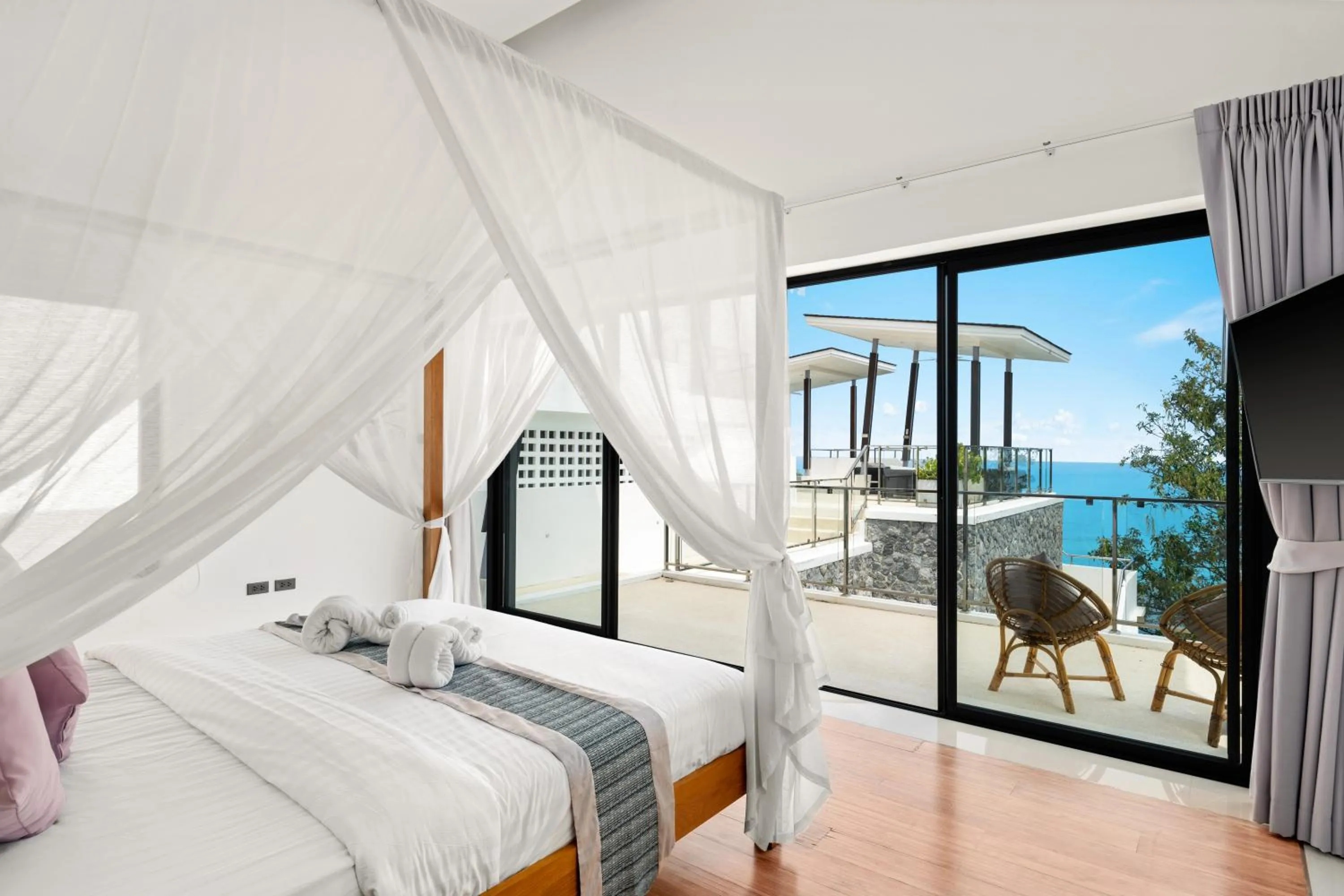 Bedroom, Bed in Karpe Diem Villa - Twin Infinity Pools