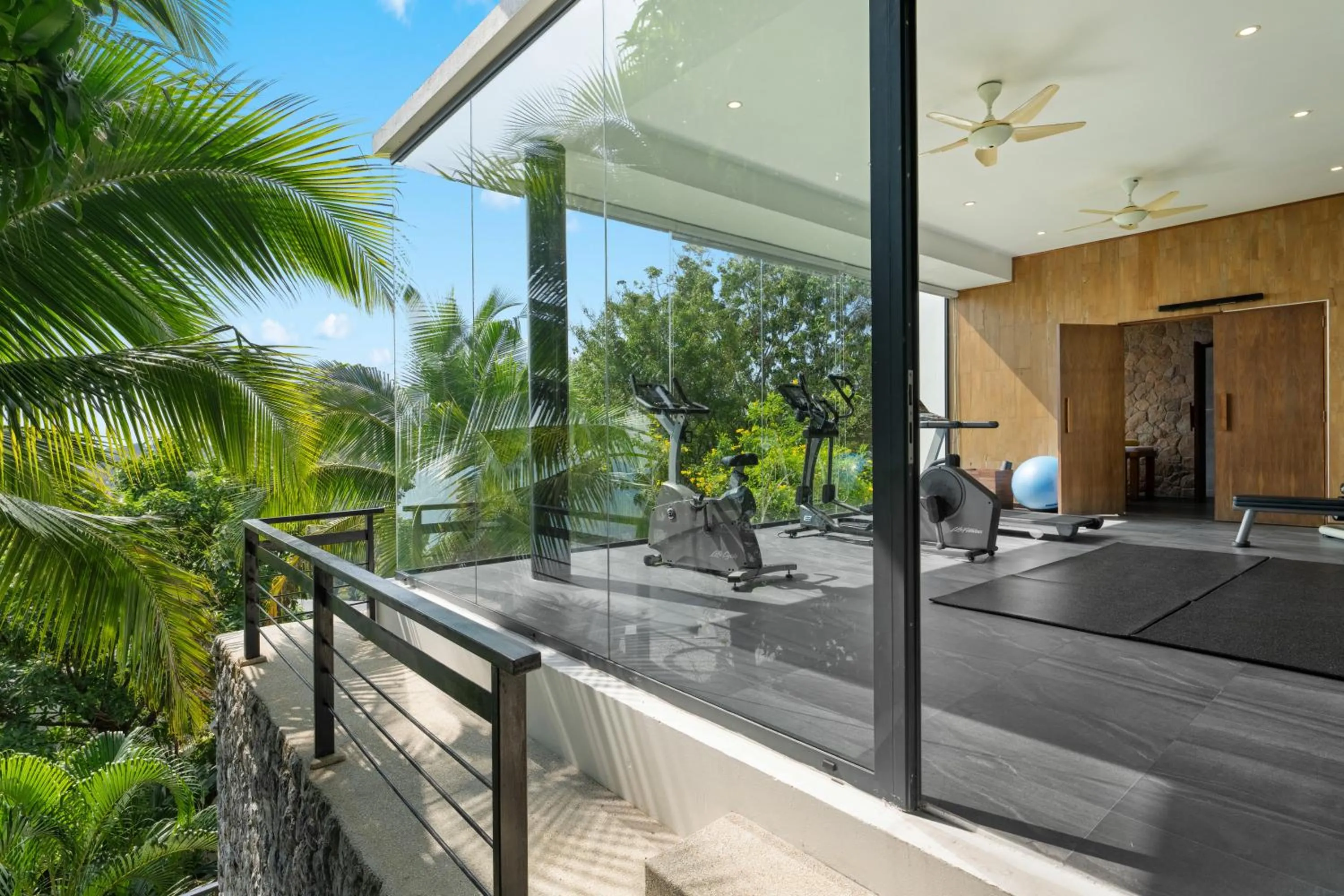 Fitness centre/facilities in Karpe Diem Villa - Twin Infinity Pools